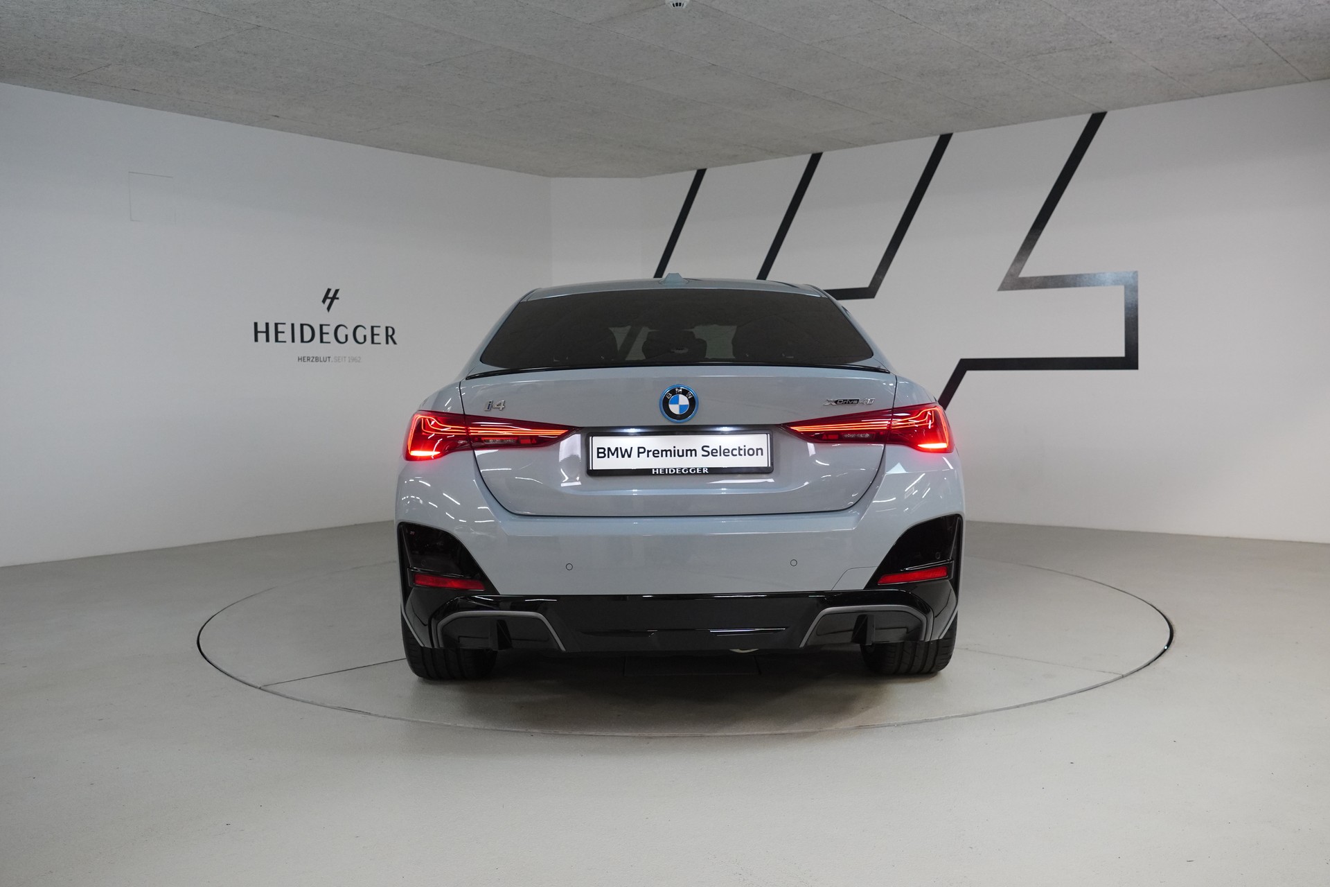 BMW i4 xDrive 40 M Sport Pro-image-6