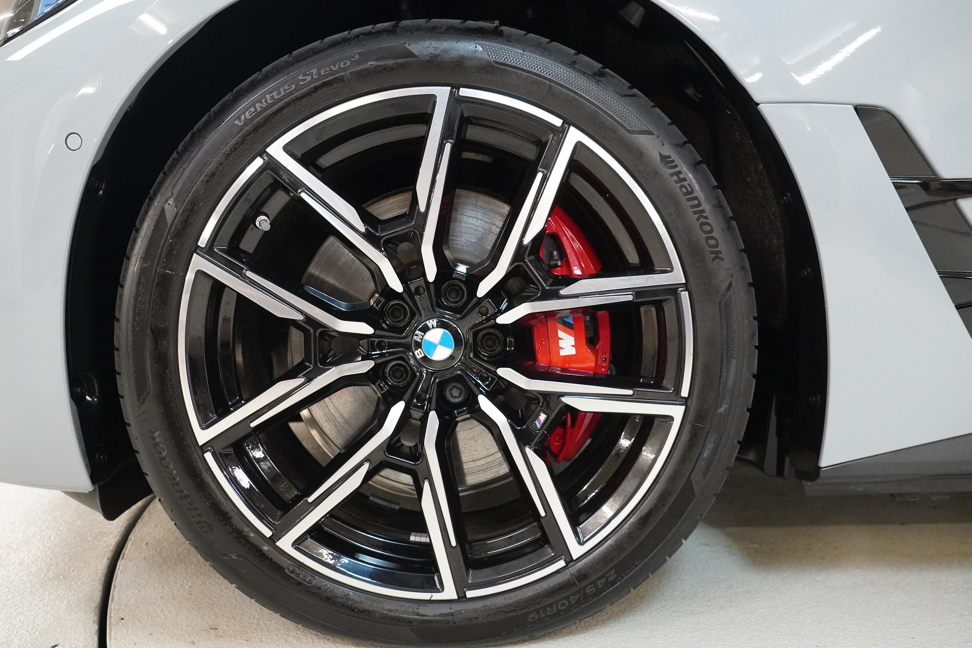 BMW i4 xDrive 40 M Sport Pro-image-10