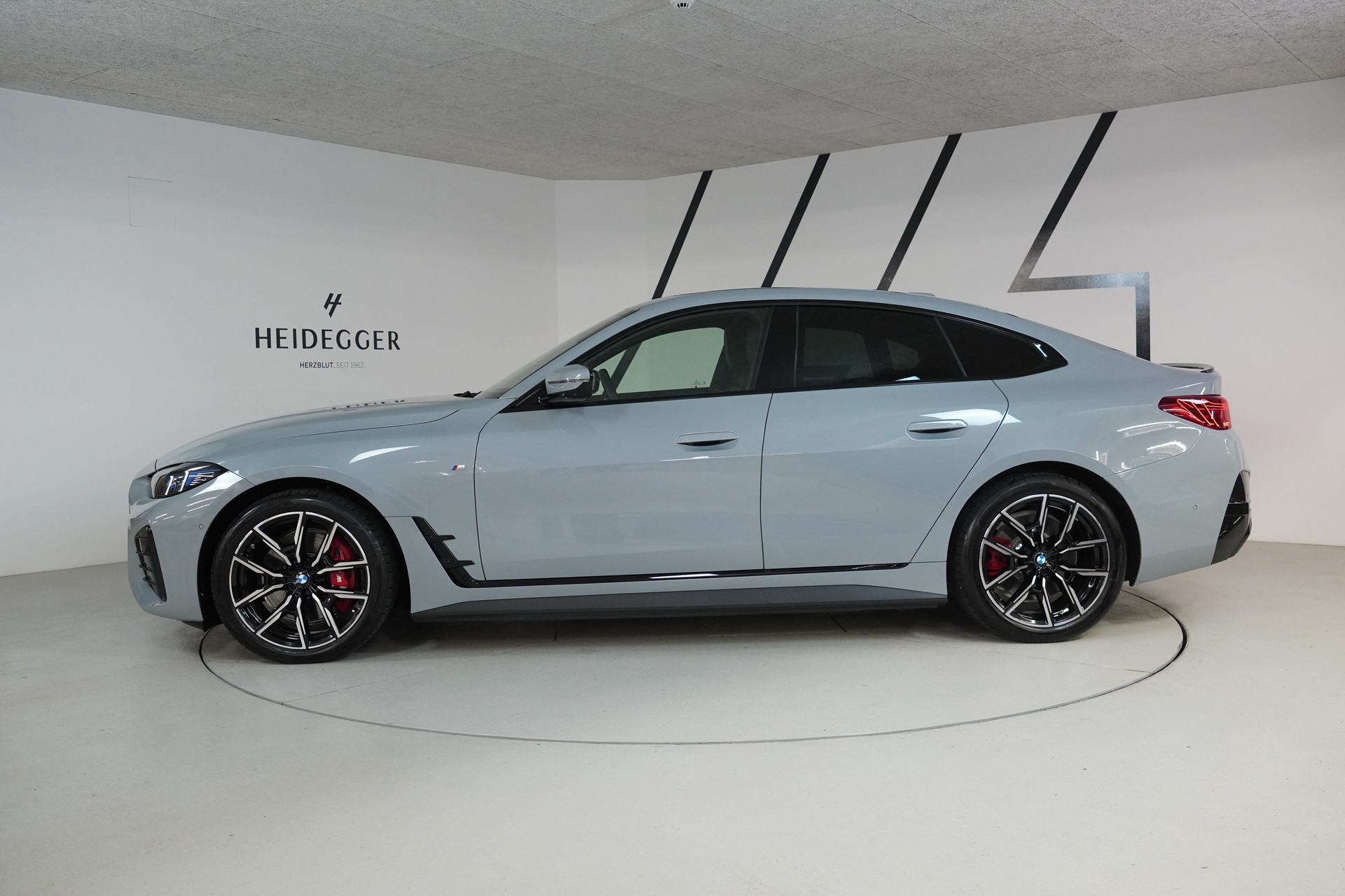 BMW i4 xDrive 40 M Sport Pro-image-4