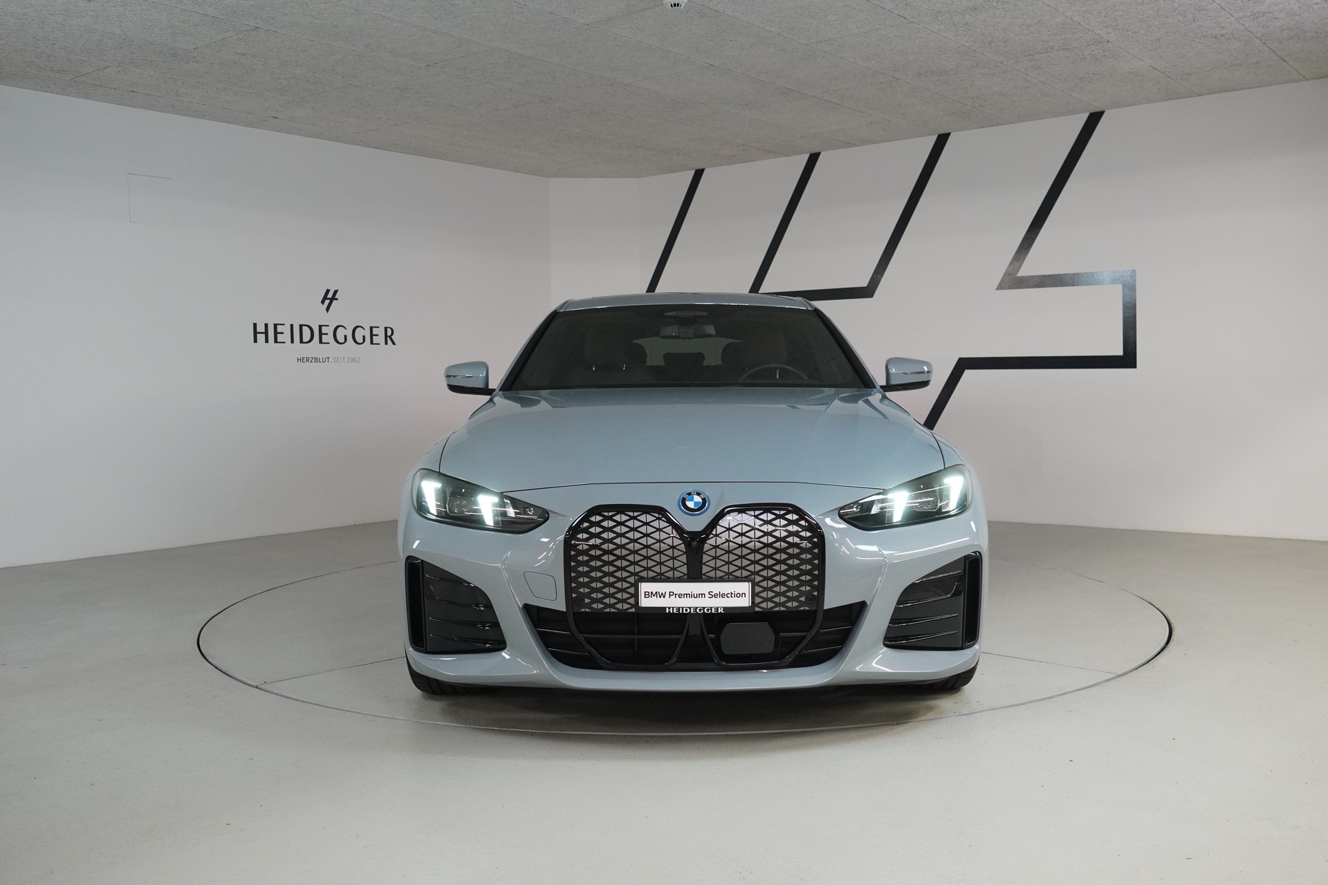 BMW i4 xDrive 40 M Sport Pro-image-2