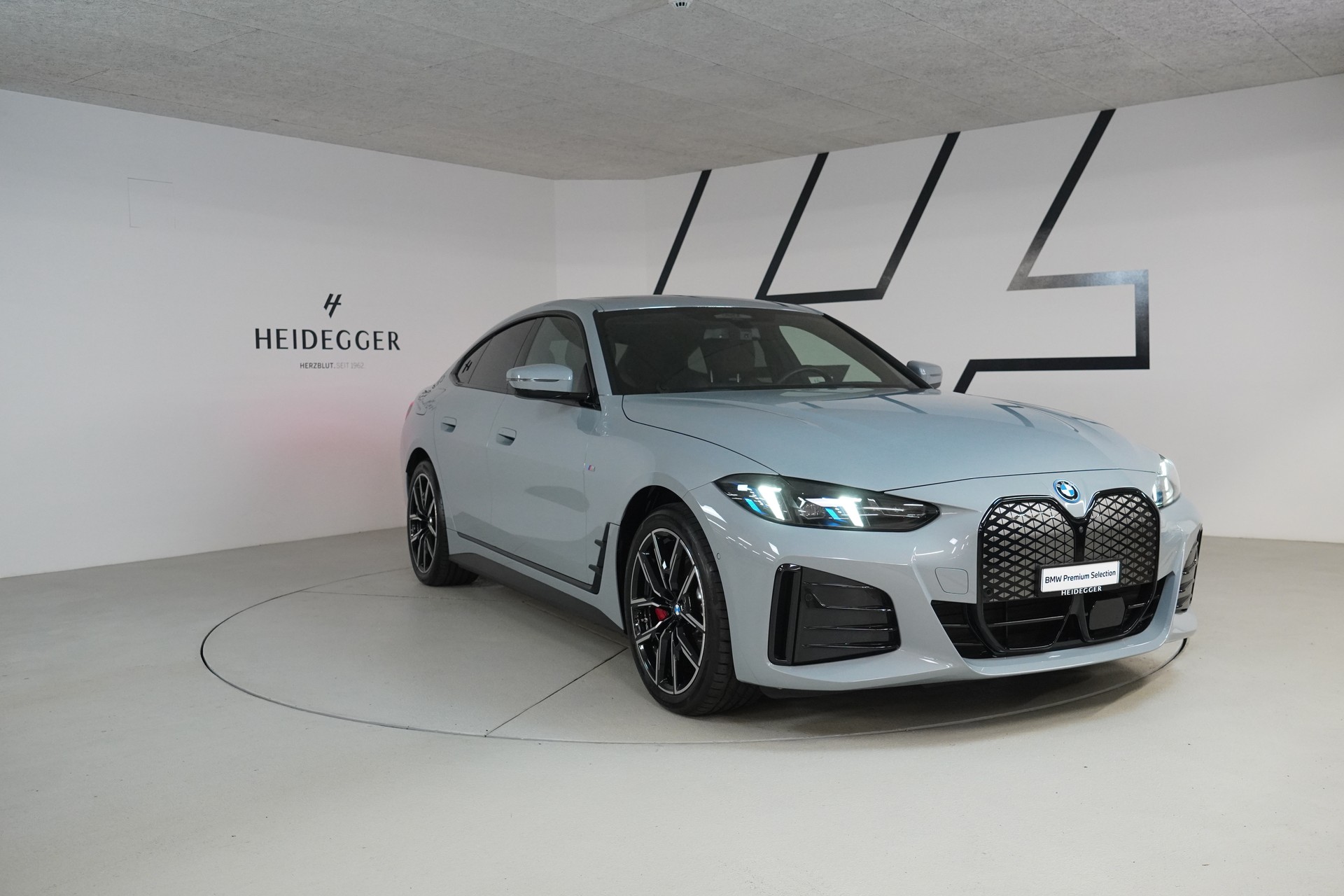 BMW i4 xDrive 40 M Sport Pro-image-3