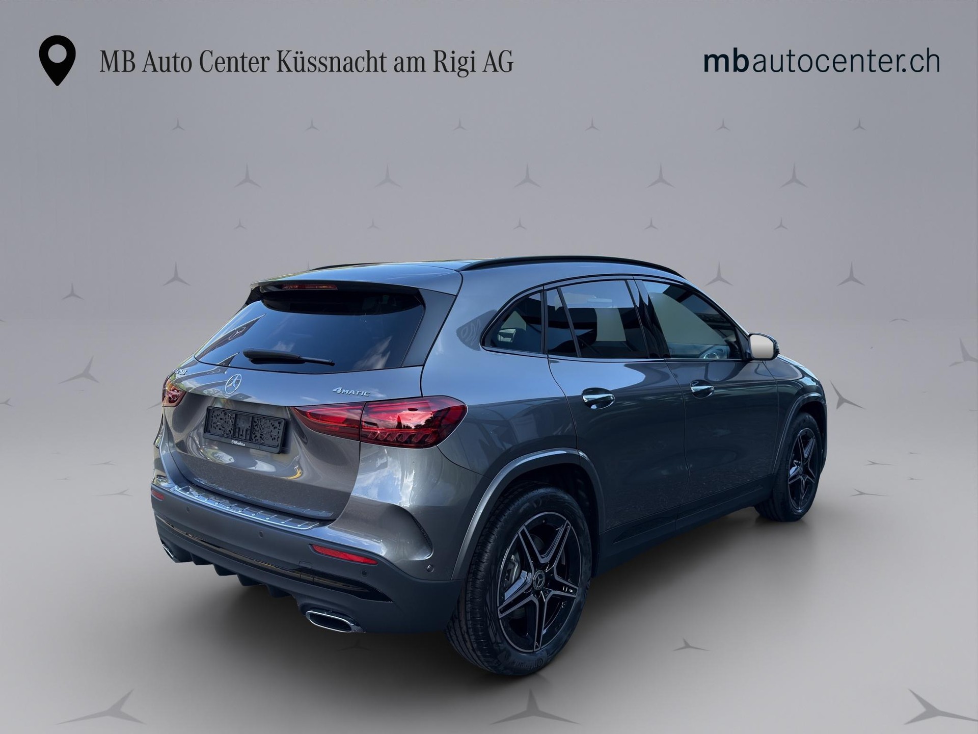 MERCEDES-BENZ GLA 250 Swiss Star AMG Line 4matic-image-6
