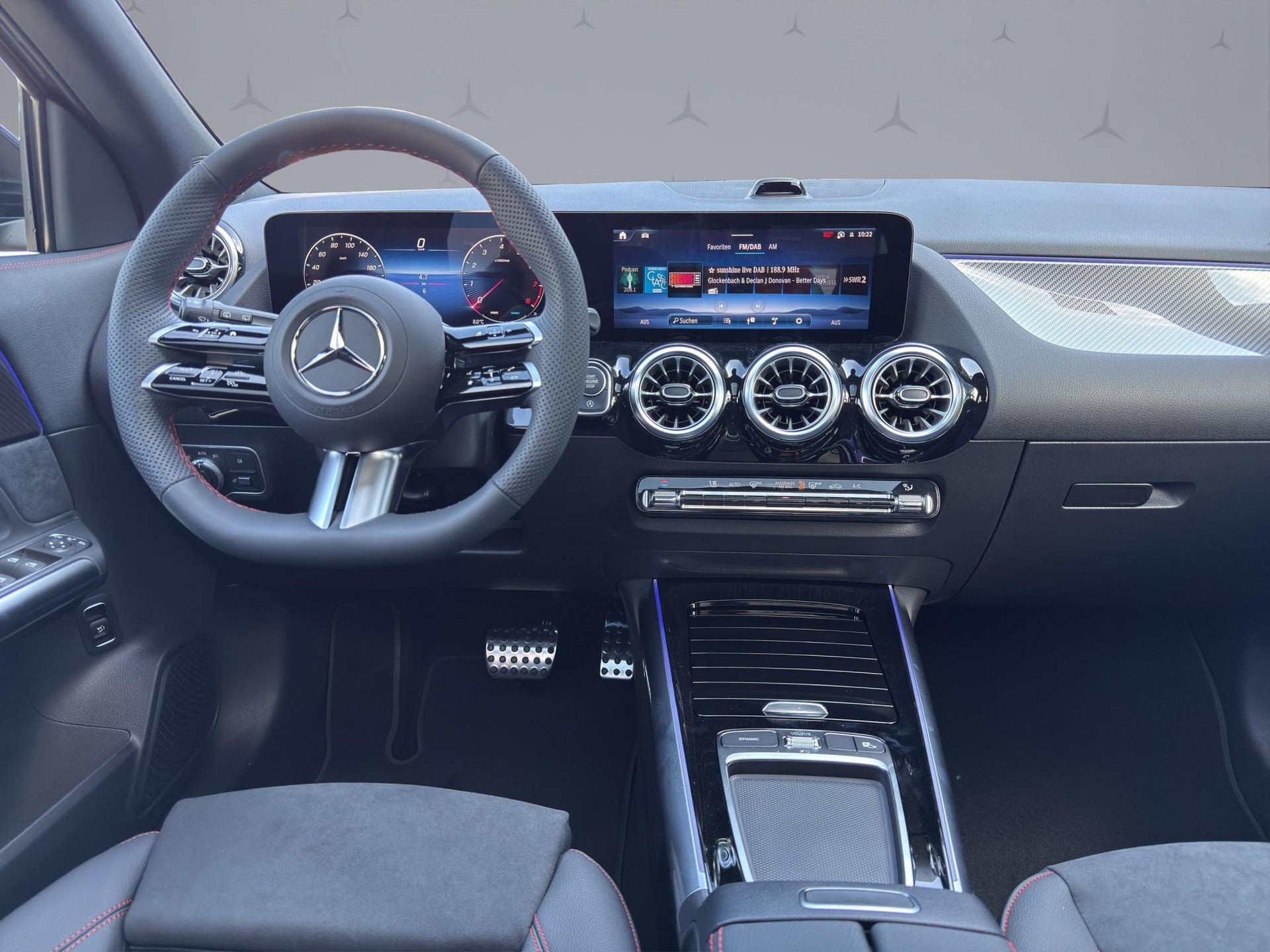 MERCEDES-BENZ GLA 250 Swiss Star AMG Line 4matic-image-13