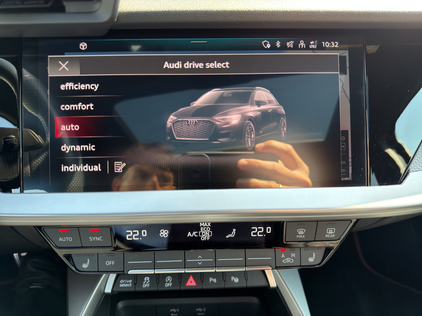 AUDI S3 Sportback 2.0 TFSI quattro S-tronic-image-14