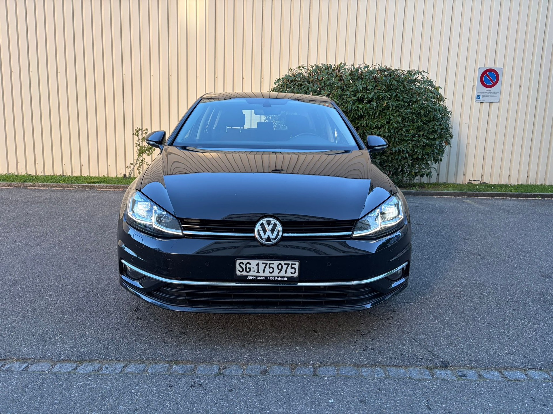 VW Golf 2.0 TDI Highline 4Motion DSG-image-2