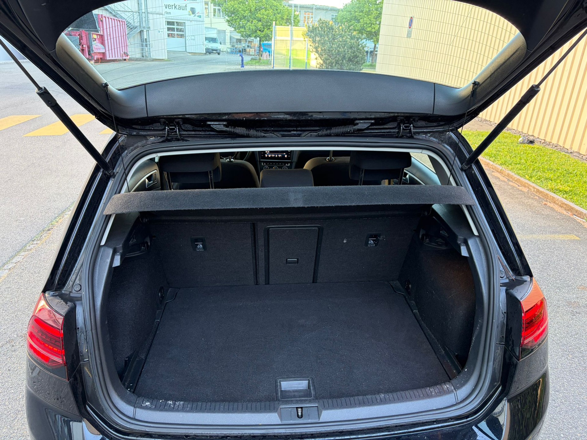 VW Golf 2.0 TDI Highline 4Motion DSG-image-13