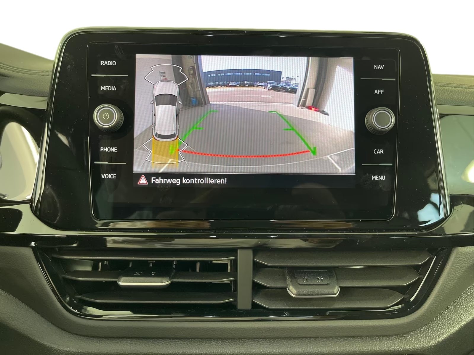 VW T-Roc 2.0 TSI R-Line DSG 4Motion-image-14
