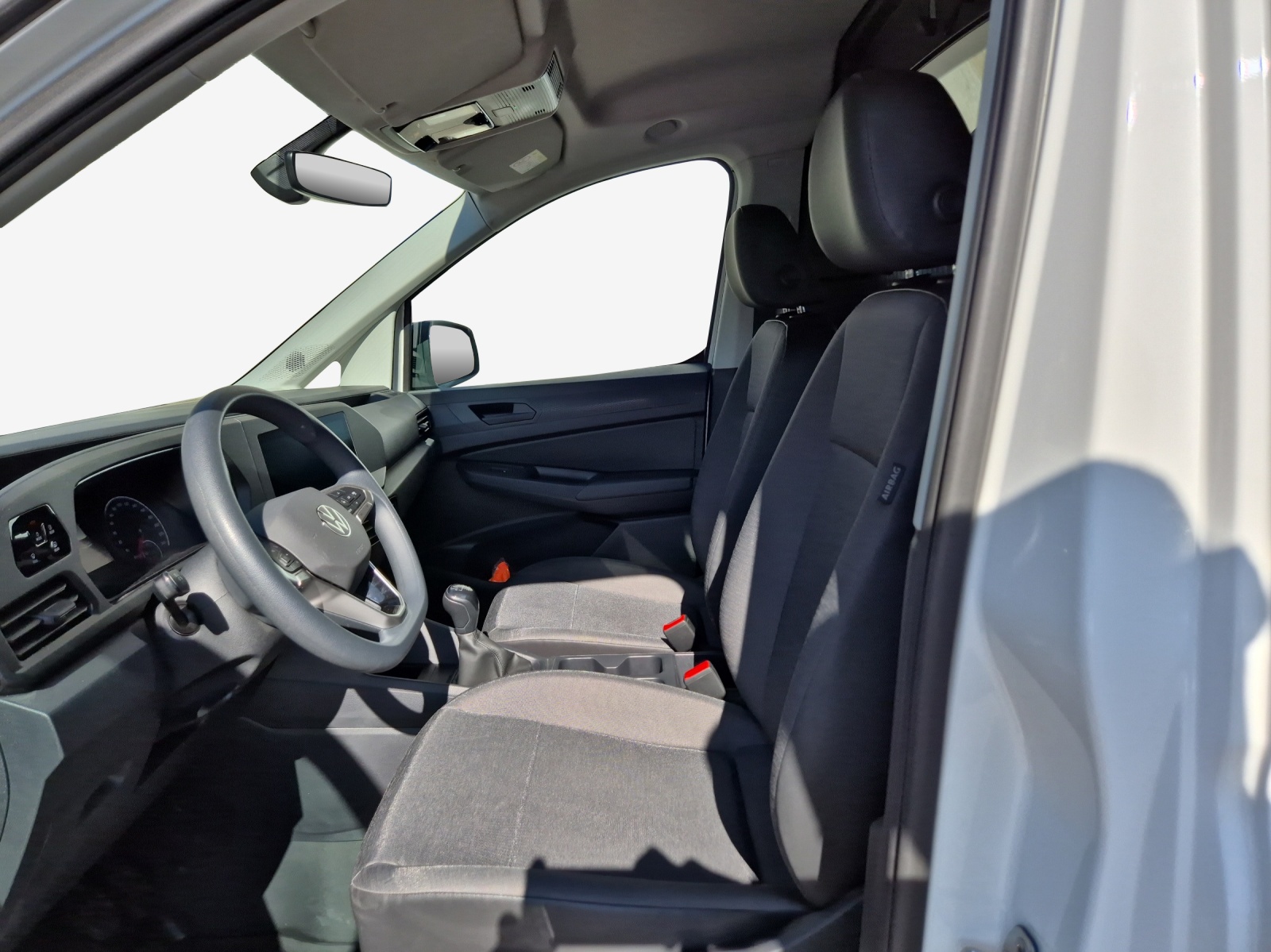 VW Caddy Cargo 2.0TDI-image-6