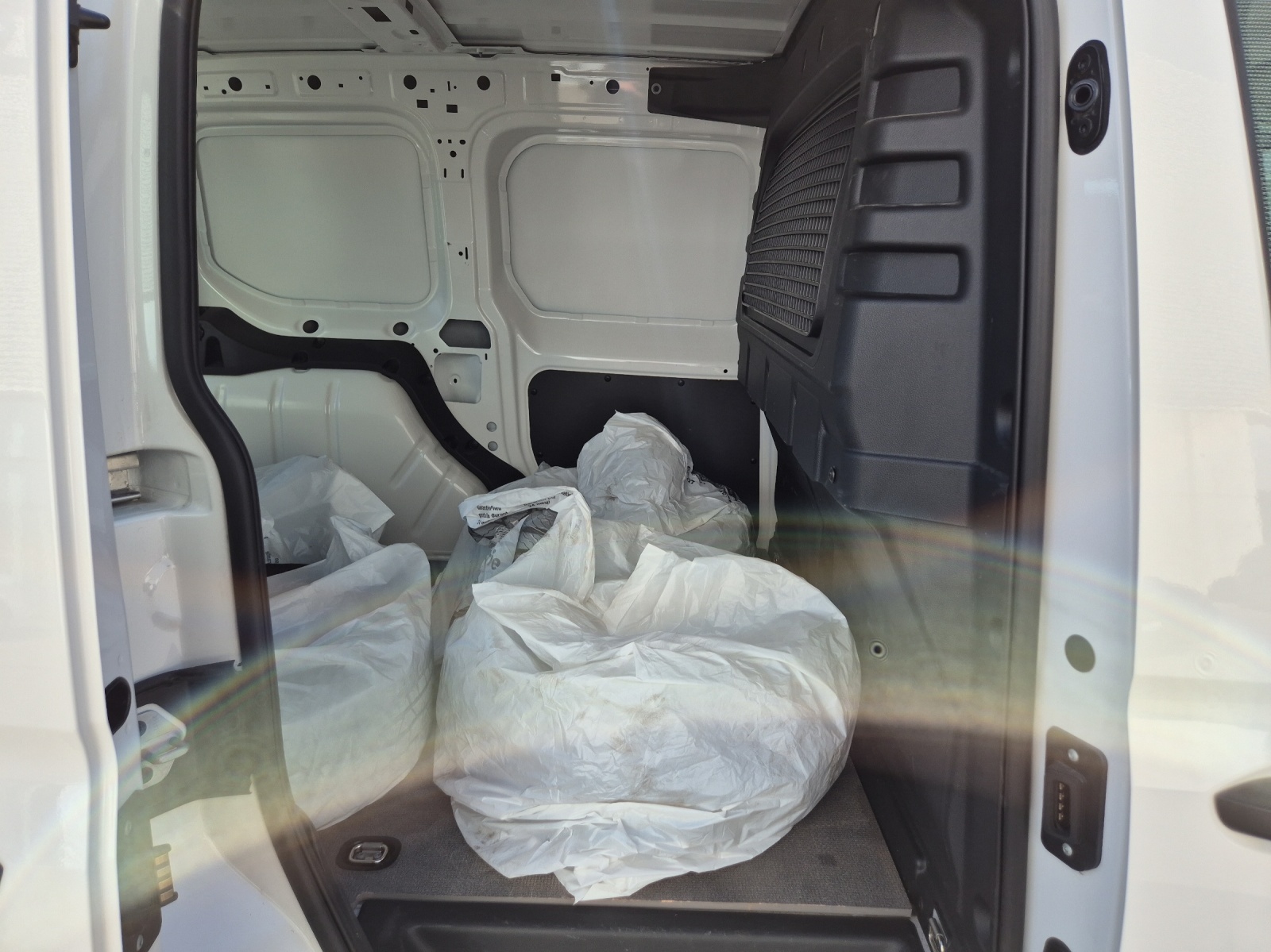 VW Caddy Cargo 2.0TDI-image-10