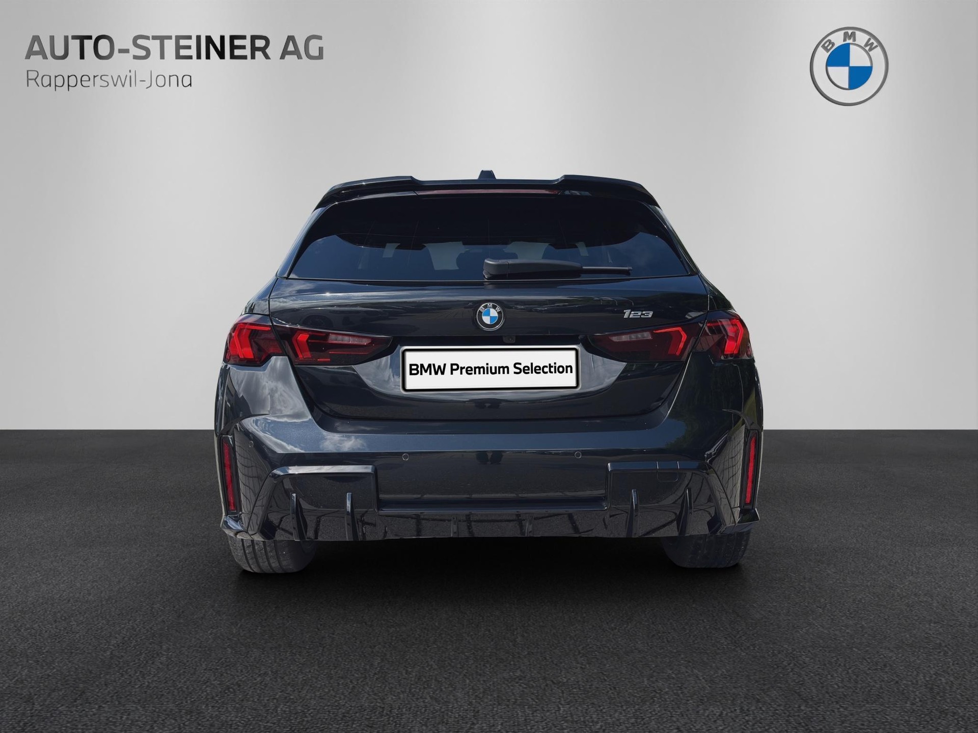 BMW 123 xDrive M Sport Pro Steptronic-image-3