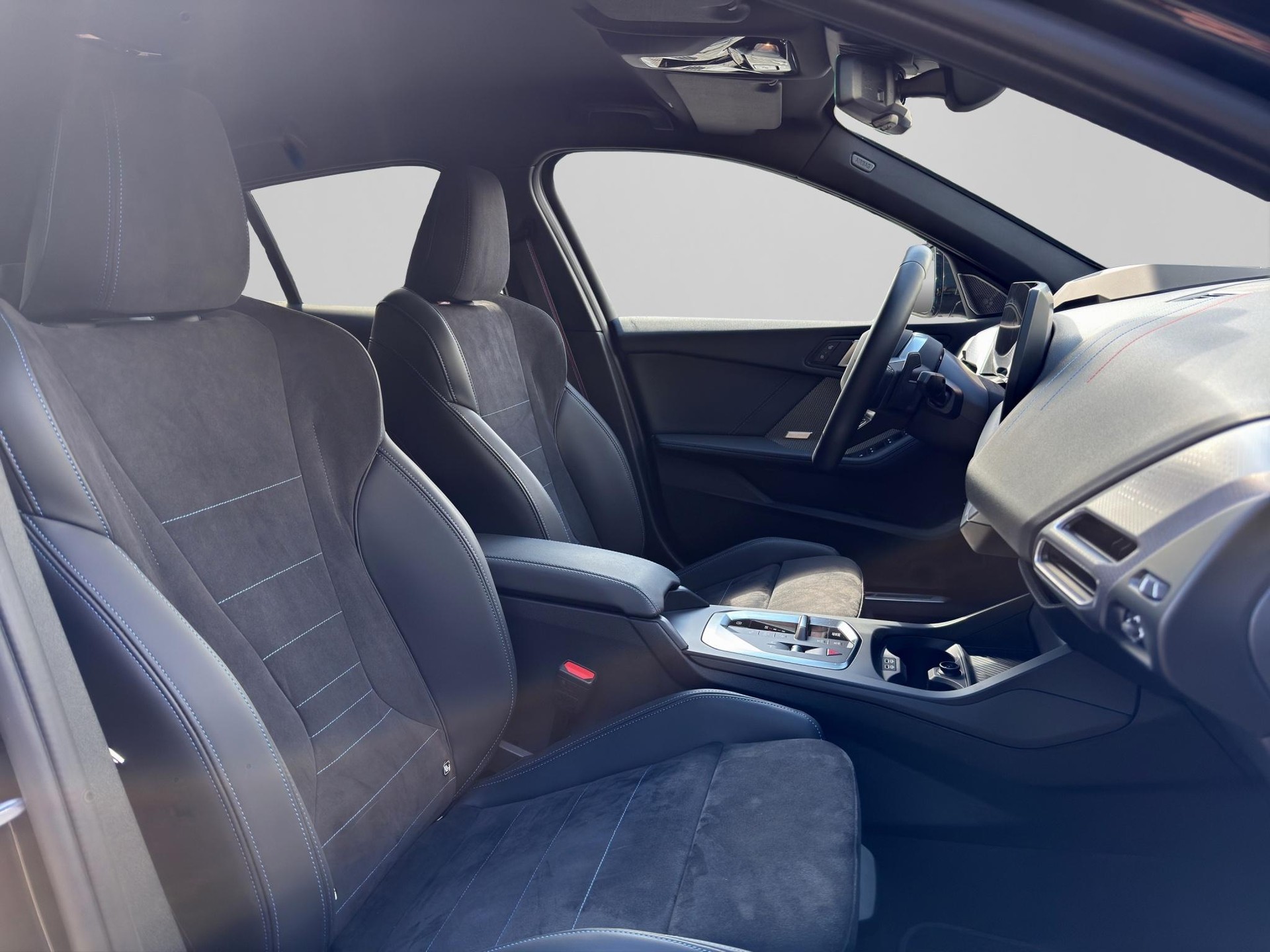 BMW 123 xDrive M Sport Pro Steptronic-image-12