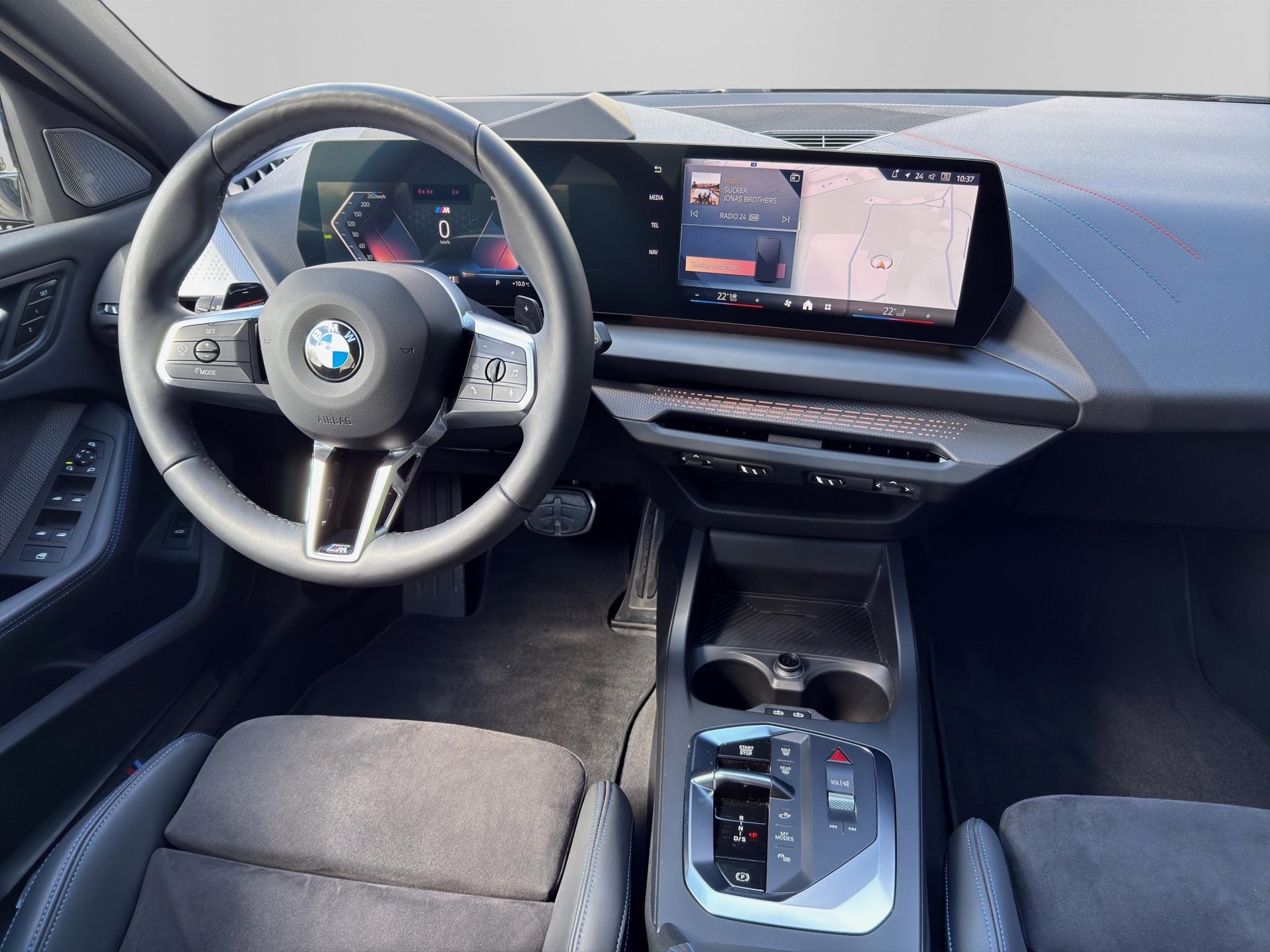 BMW 123 xDrive M Sport Pro Steptronic-image-11