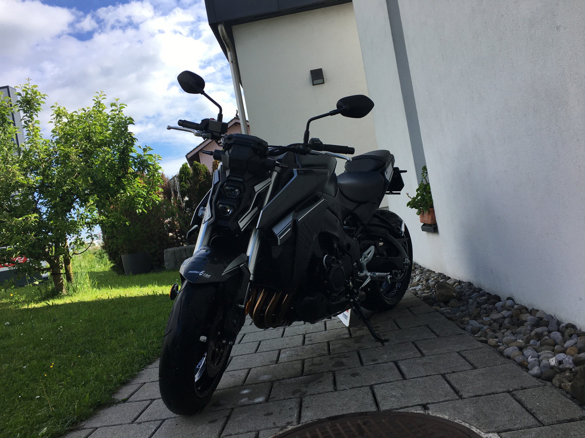SUZUKI GSX-S 950-showroom-element-2