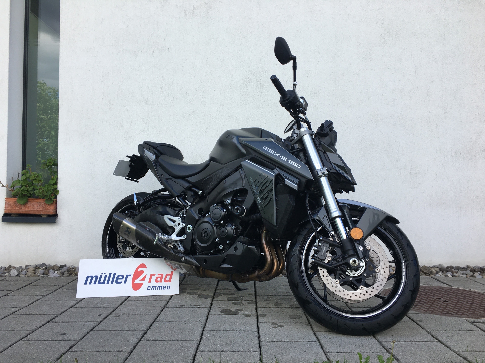 SUZUKI GSX-S 950