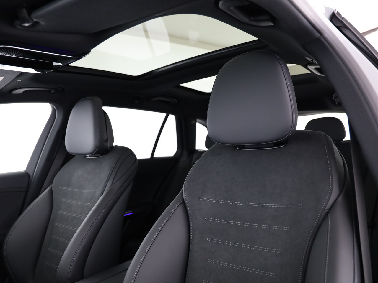 MERCEDES-BENZ C 300 T 4 Matic-image-6