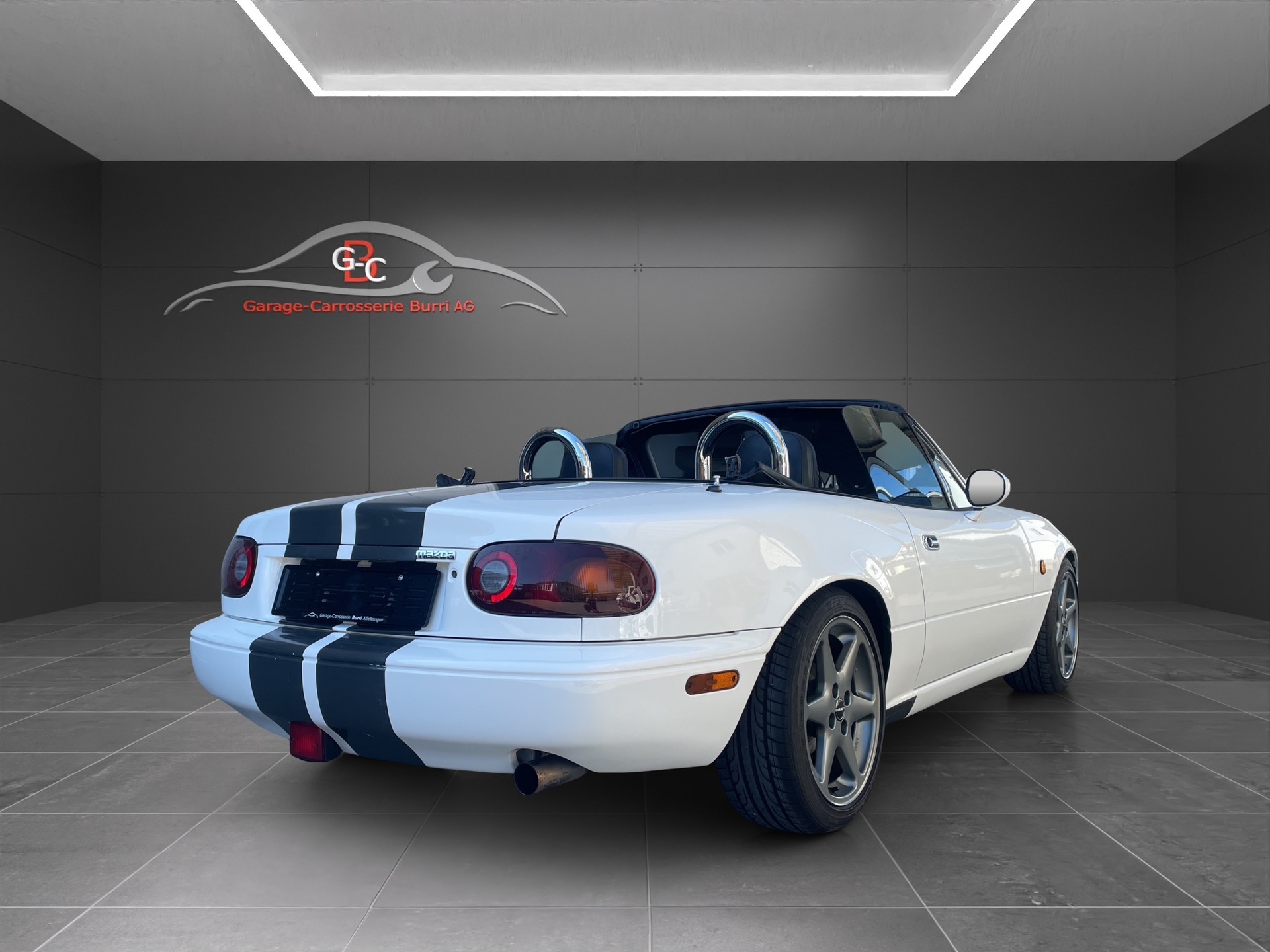 MAZDA MX-5 1.6i-16-image-3