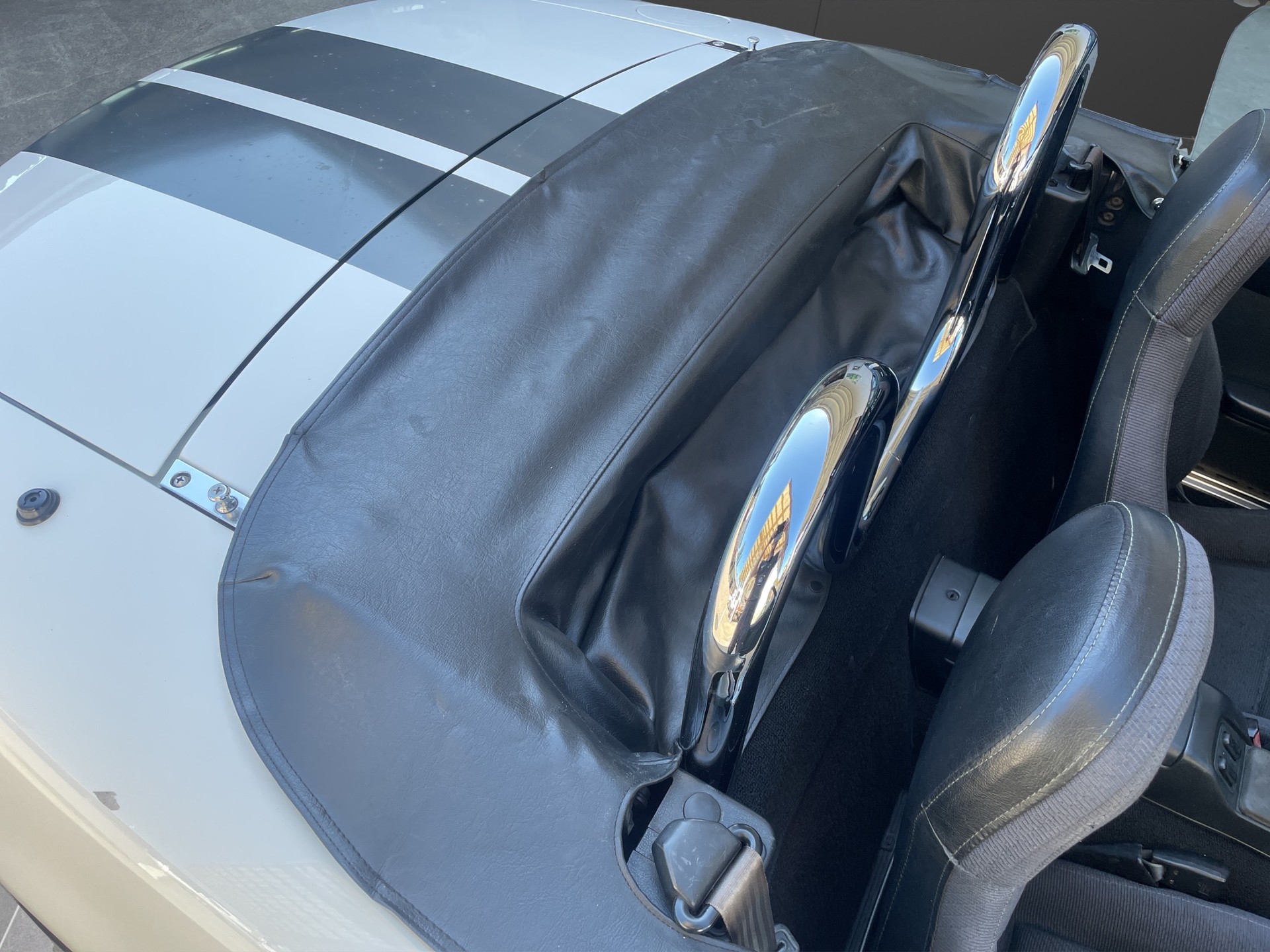 MAZDA MX-5 1.6i-16-image-8