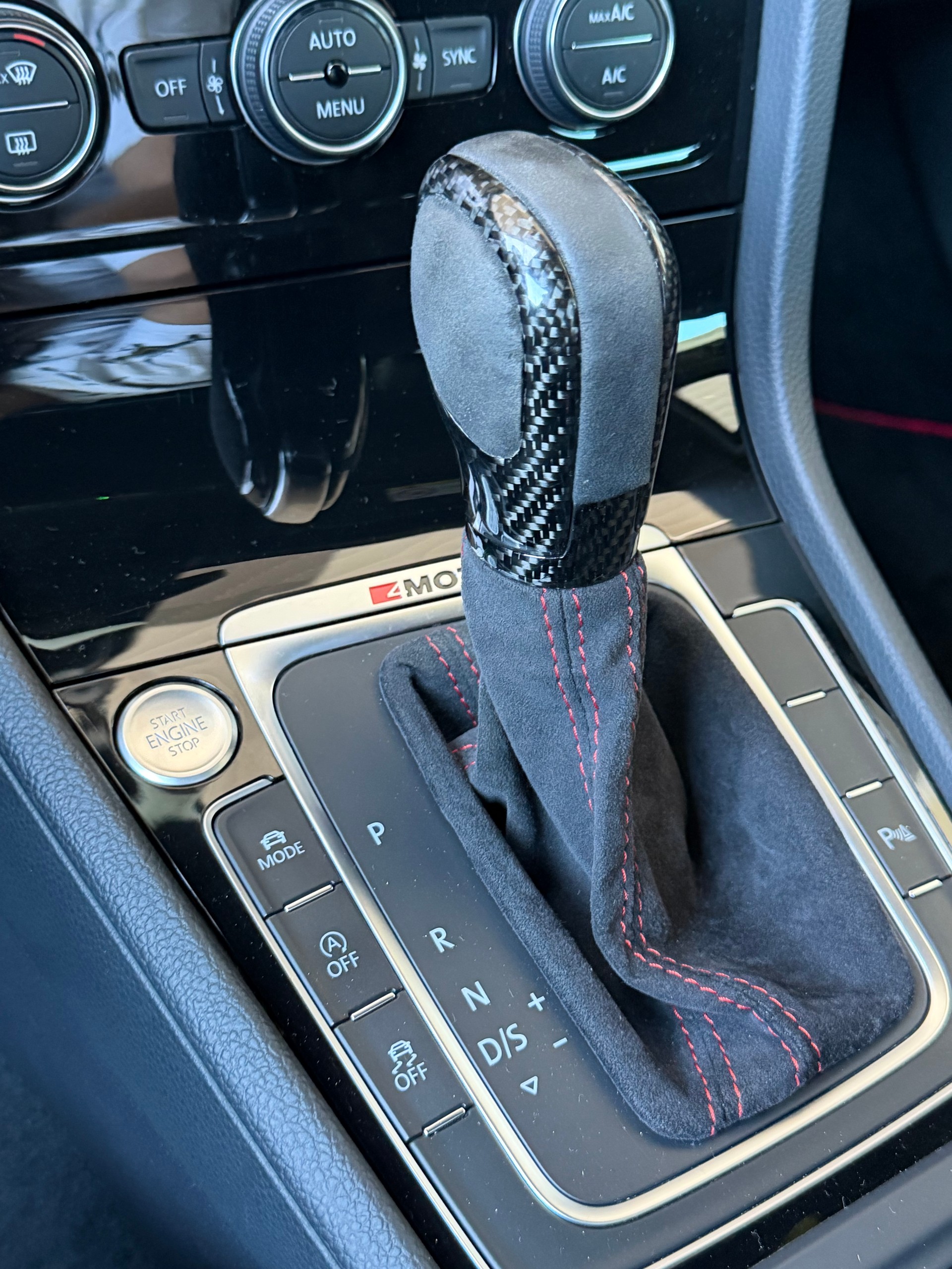 VW Golf Variant 2.0 TSI R 4Motion DSG-image-14
