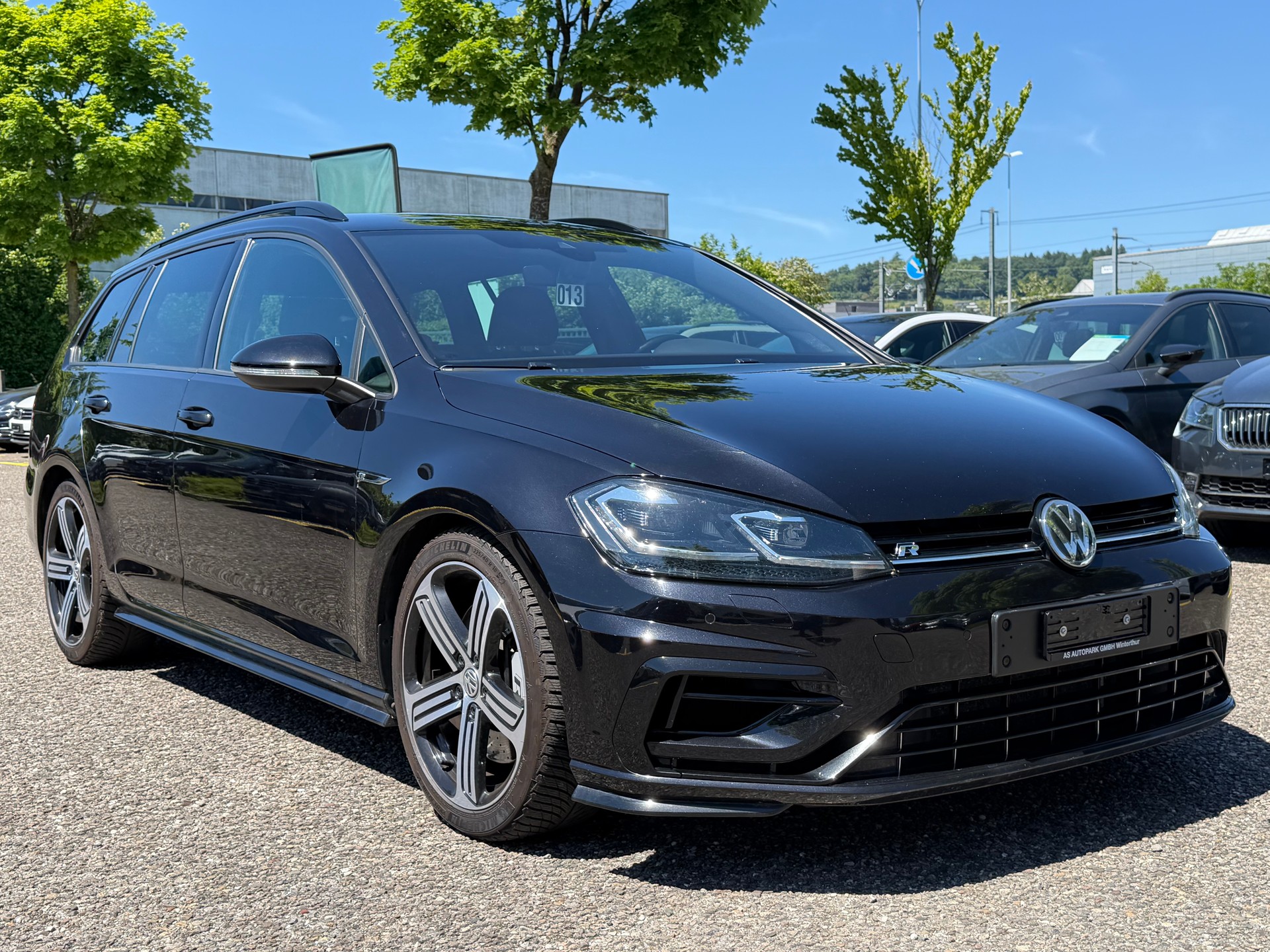 VW Golf Variant 2.0 TSI R 4Motion DSG-showroom-element-2