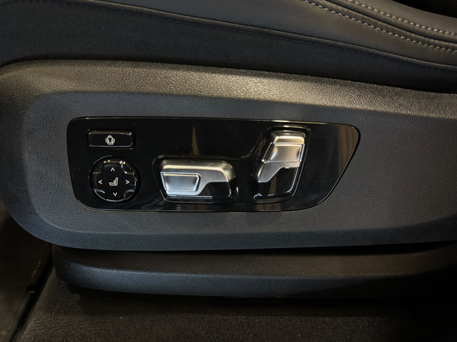 BMW X5 xDrive 48V 30d M Sport Pro Steptronic-image-16