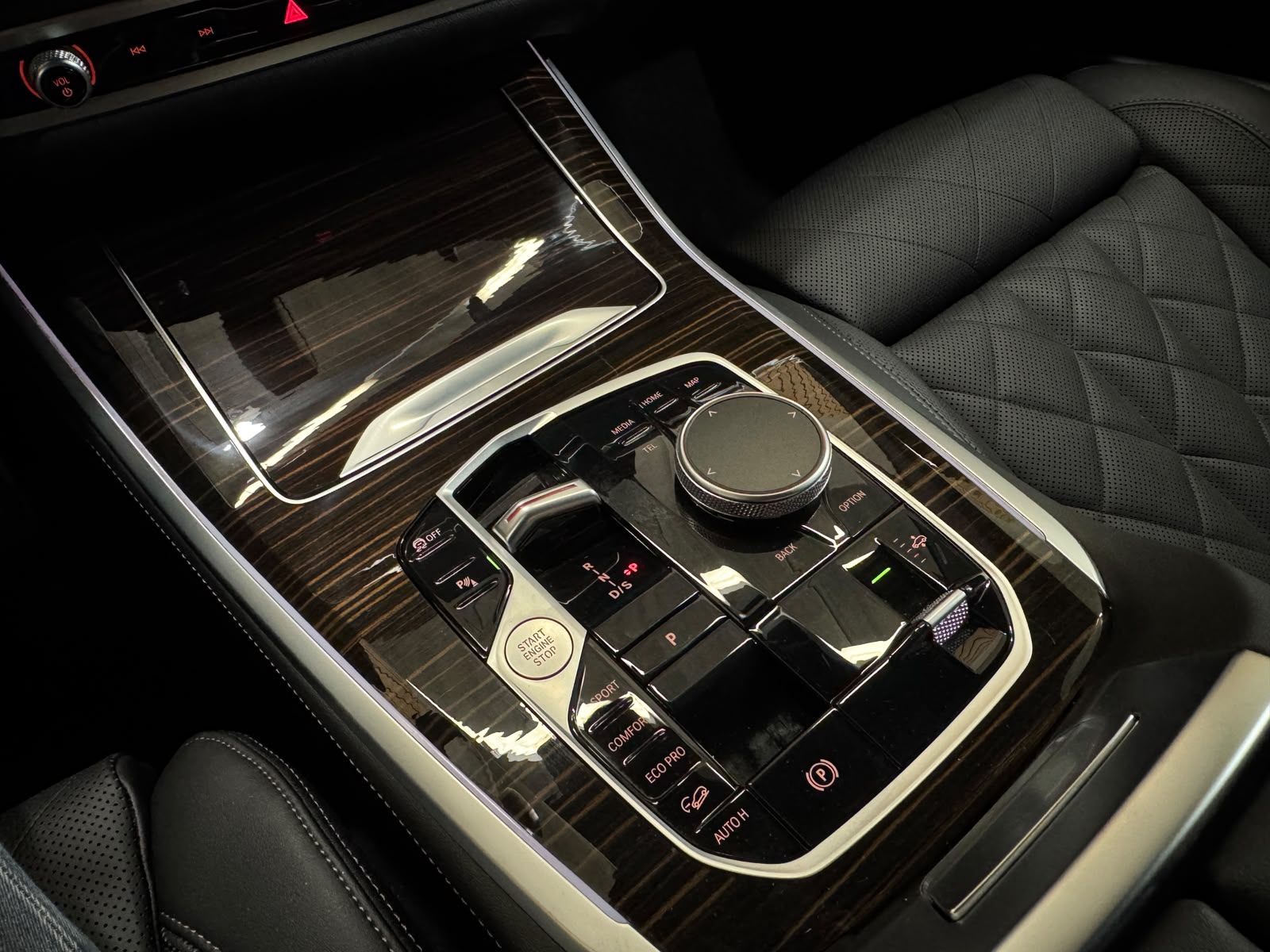 BMW X5 xDrive 48V 30d M Sport Pro Steptronic-image-17