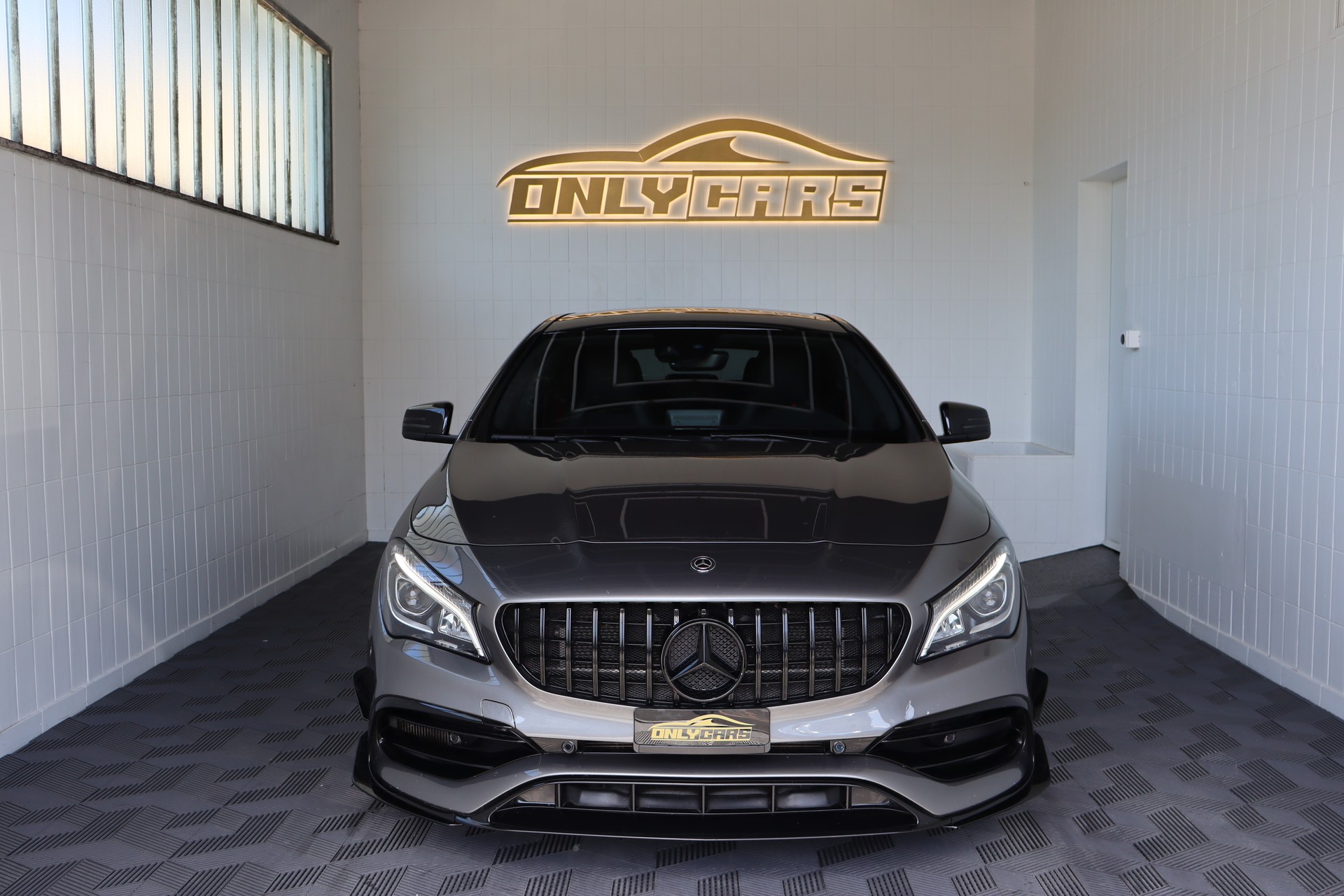 MERCEDES-BENZ CLA Shooting Brake 45 AMG 4Matic Speedshift-showroom-element-1