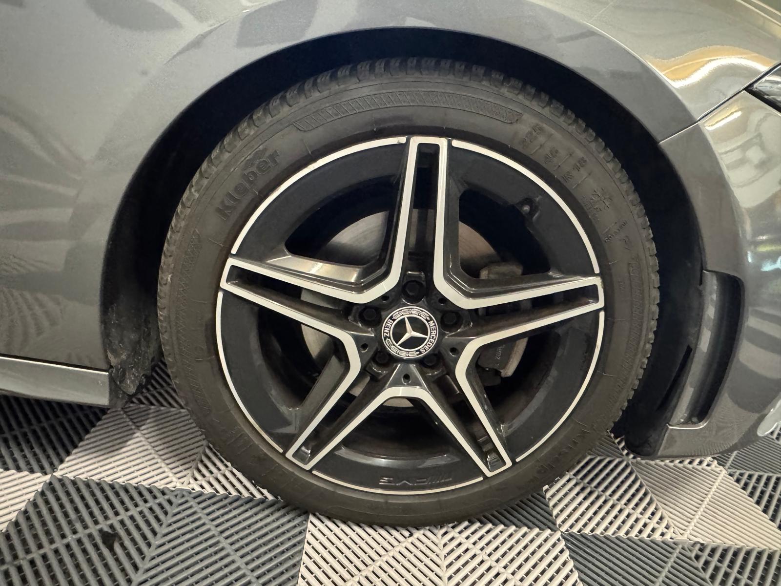 MERCEDES-BENZ A 200 AMG LINE 7G-DCT-image-25