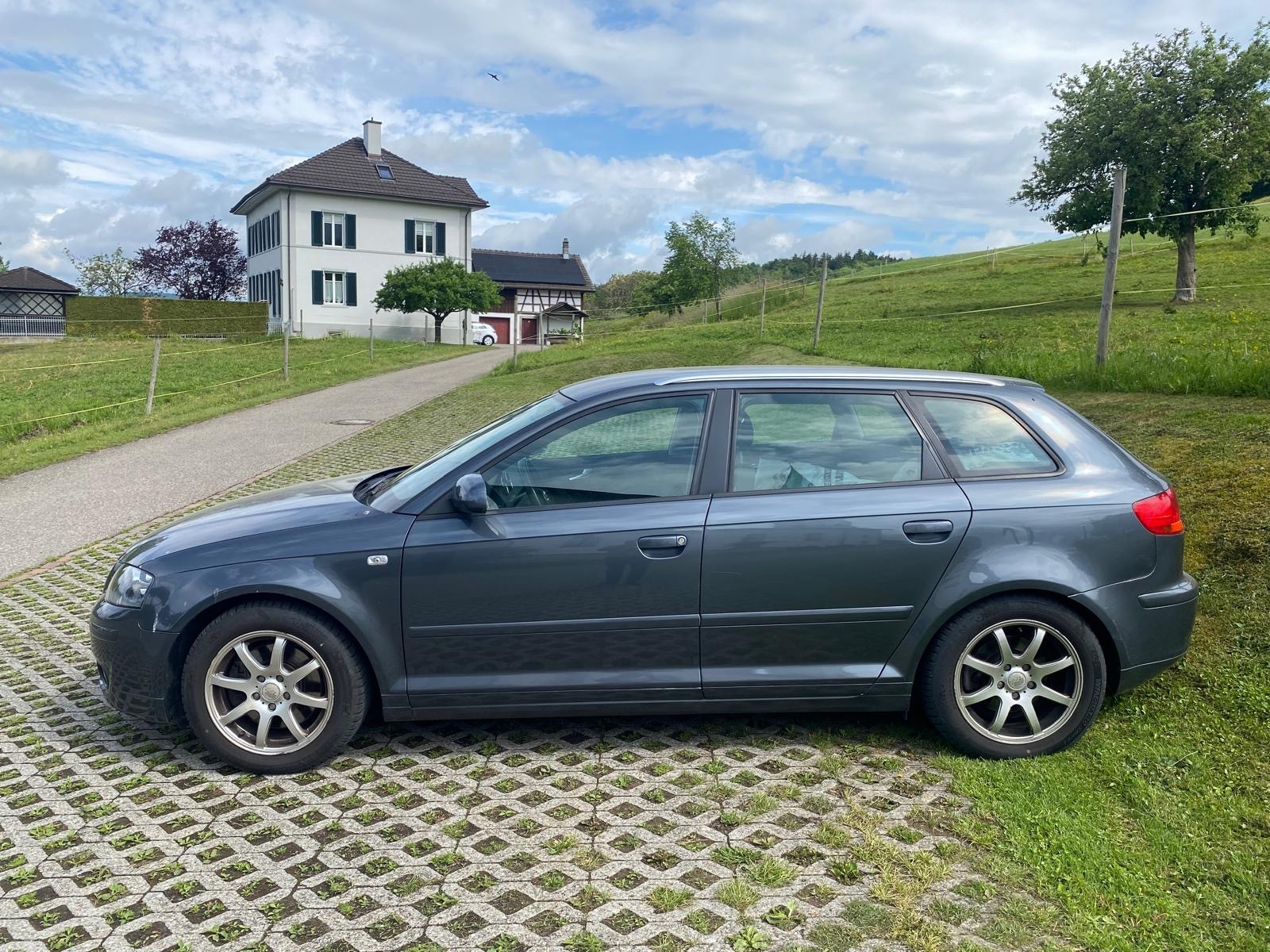 AUDI A3 Sportback 2.0 Turbo FSI Ambiente quattro-image-3