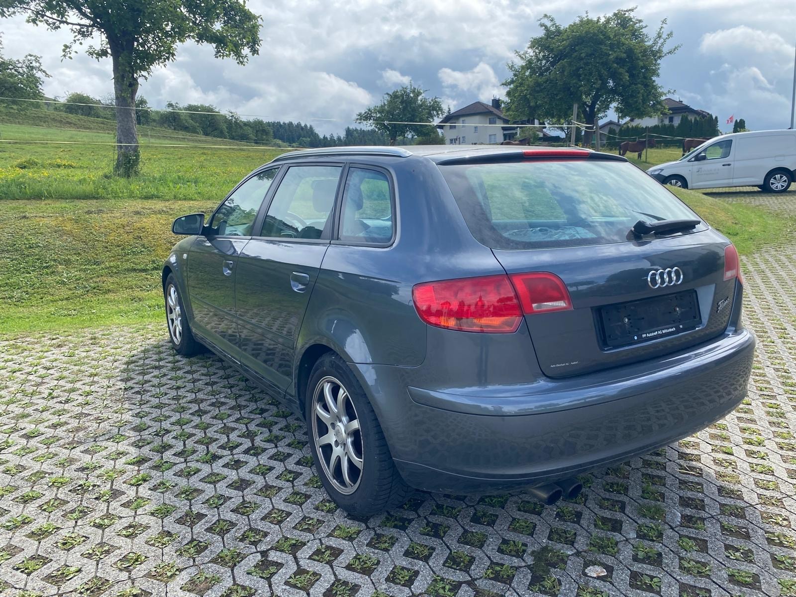 AUDI A3 Sportback 2.0 Turbo FSI Ambiente quattro-image-7