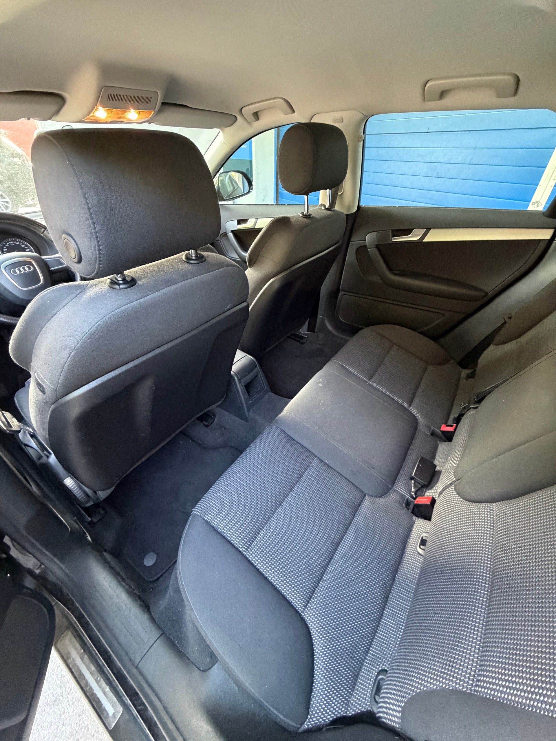 AUDI A3 Sportback 1.6 Ambition-image-8