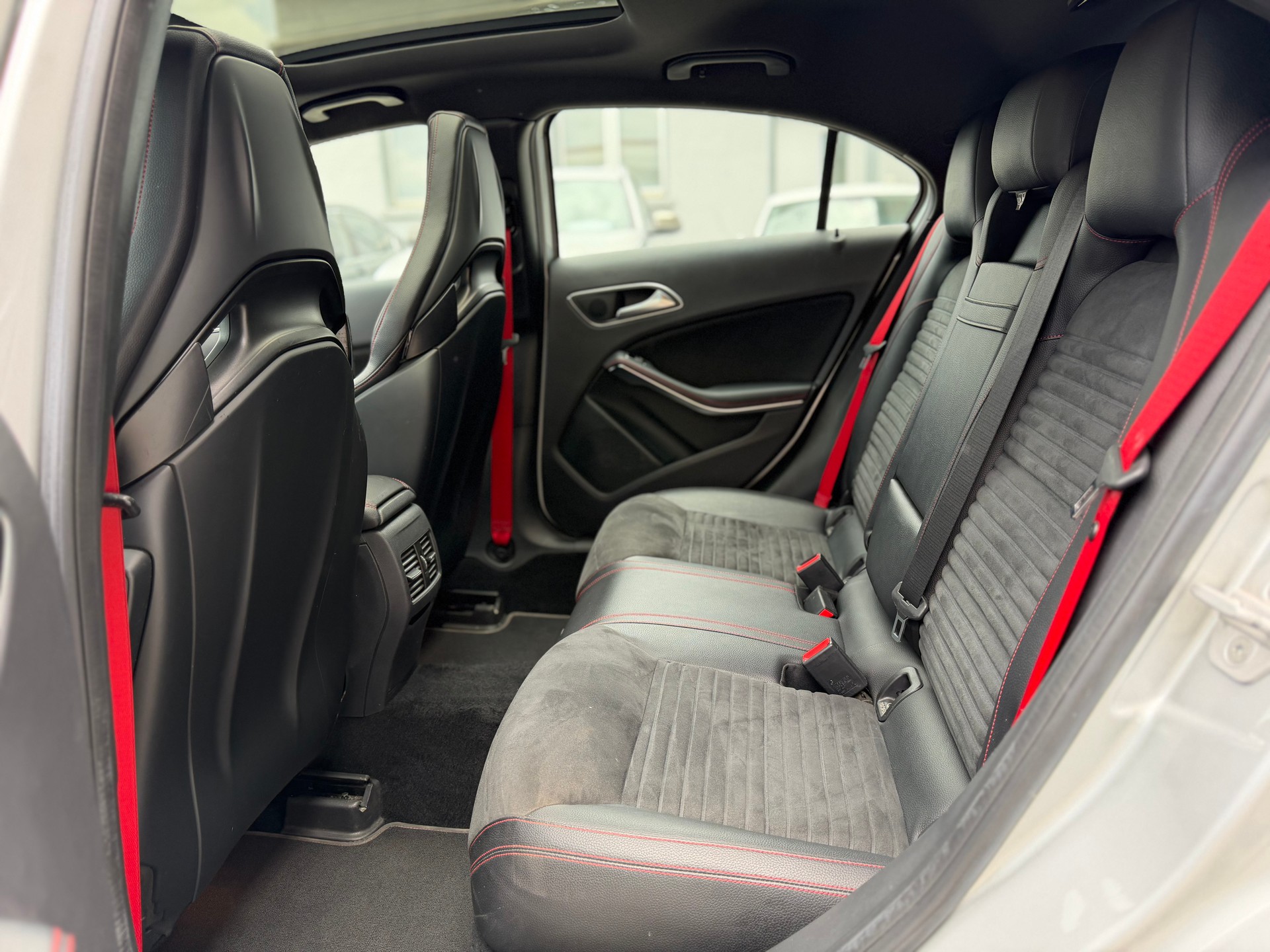 MERCEDES-BENZ A 45 AMG 4Matic Speedshift 7G-DCT-image-11