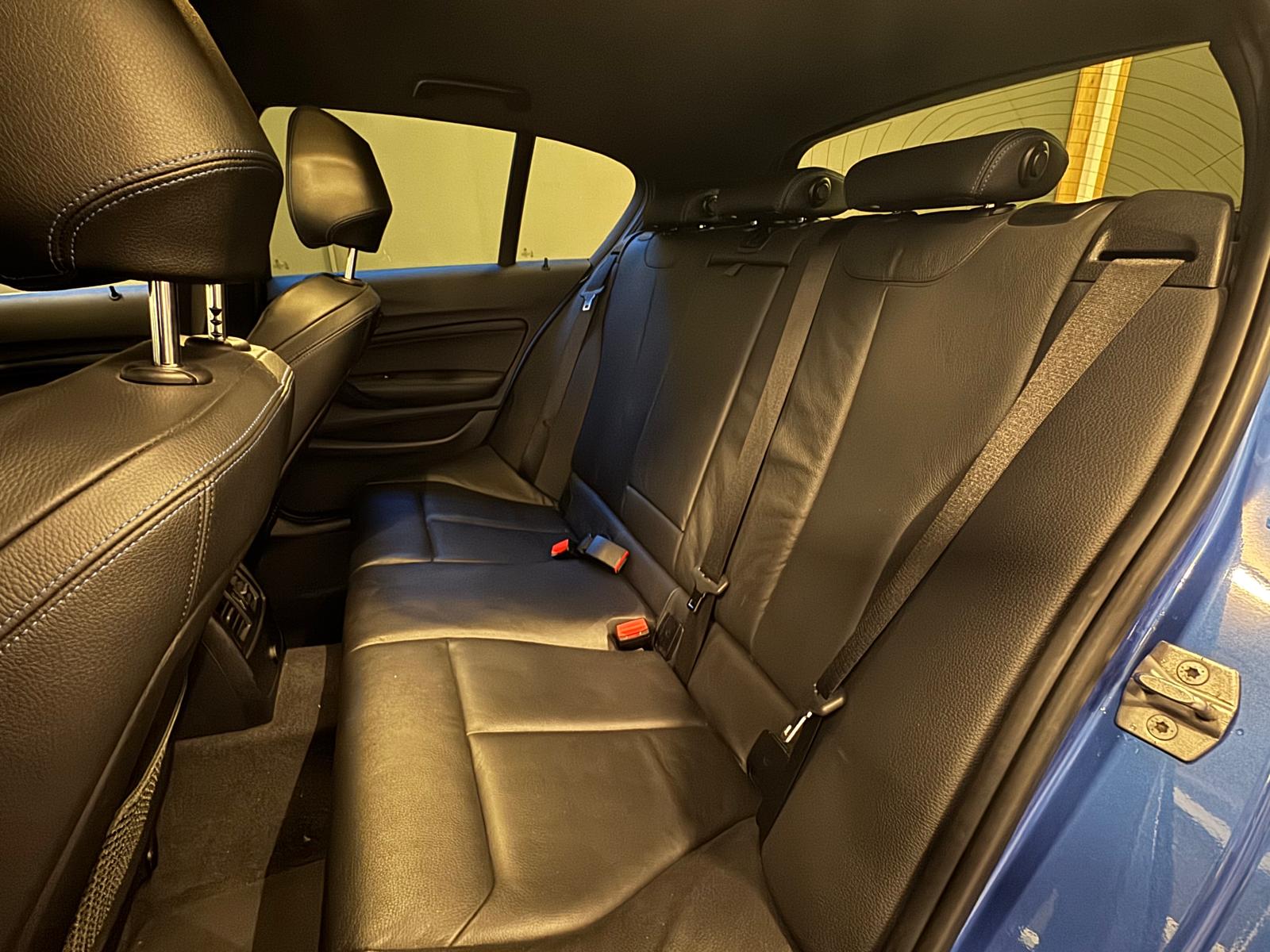 BMW M140i xDrive Steptronic-image-12