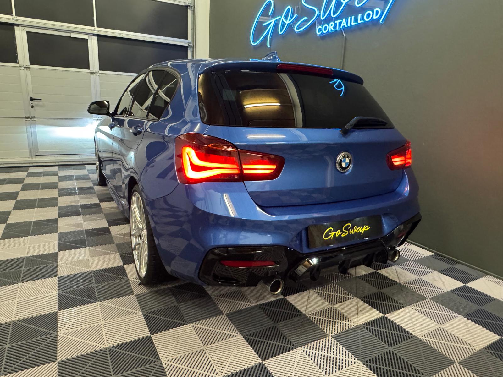 BMW M140i xDrive Steptronic-showroom-element-3