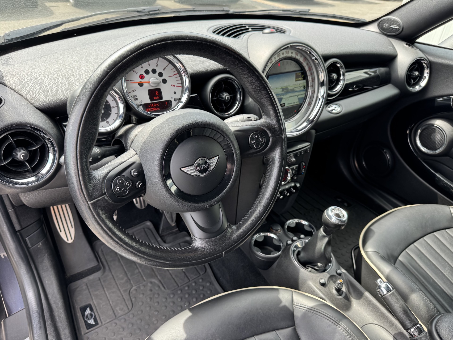 MINI Cooper S Roadster-image-8