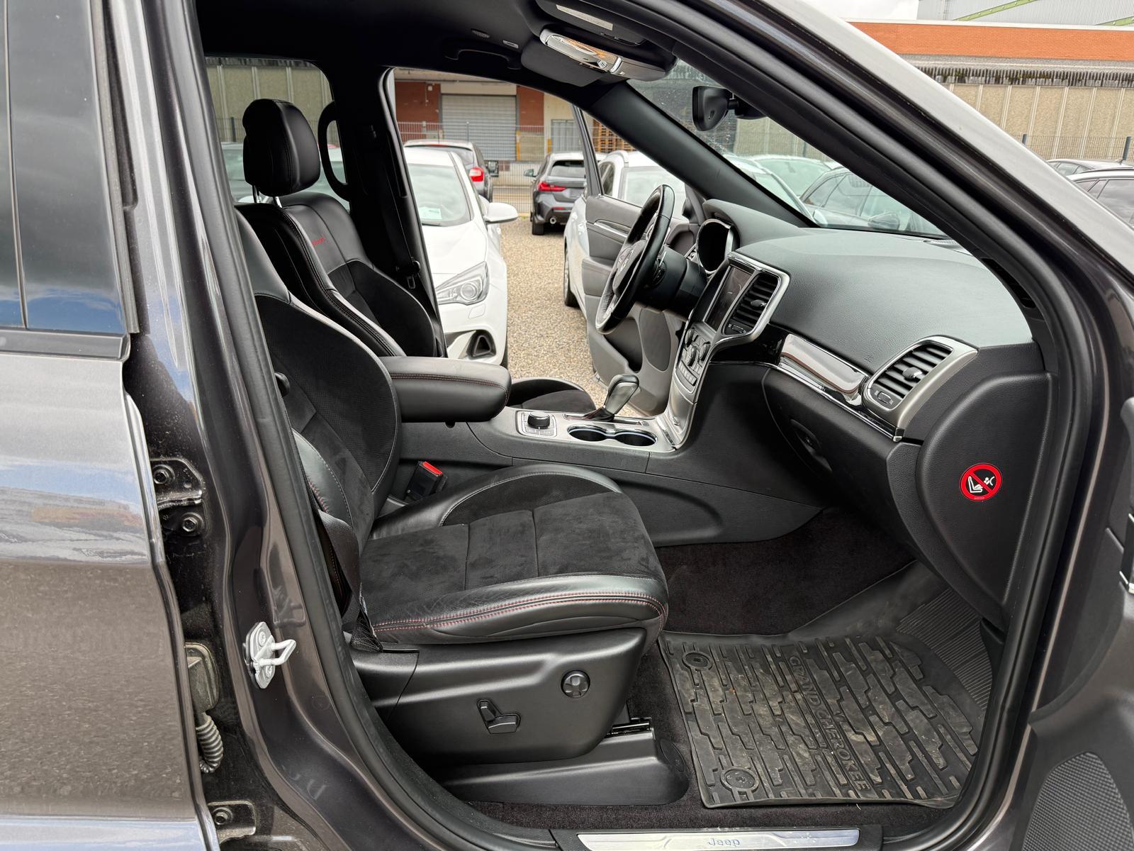 JEEP Grand Cherokee 3.0 CRD 250 Trailhawk-image-11