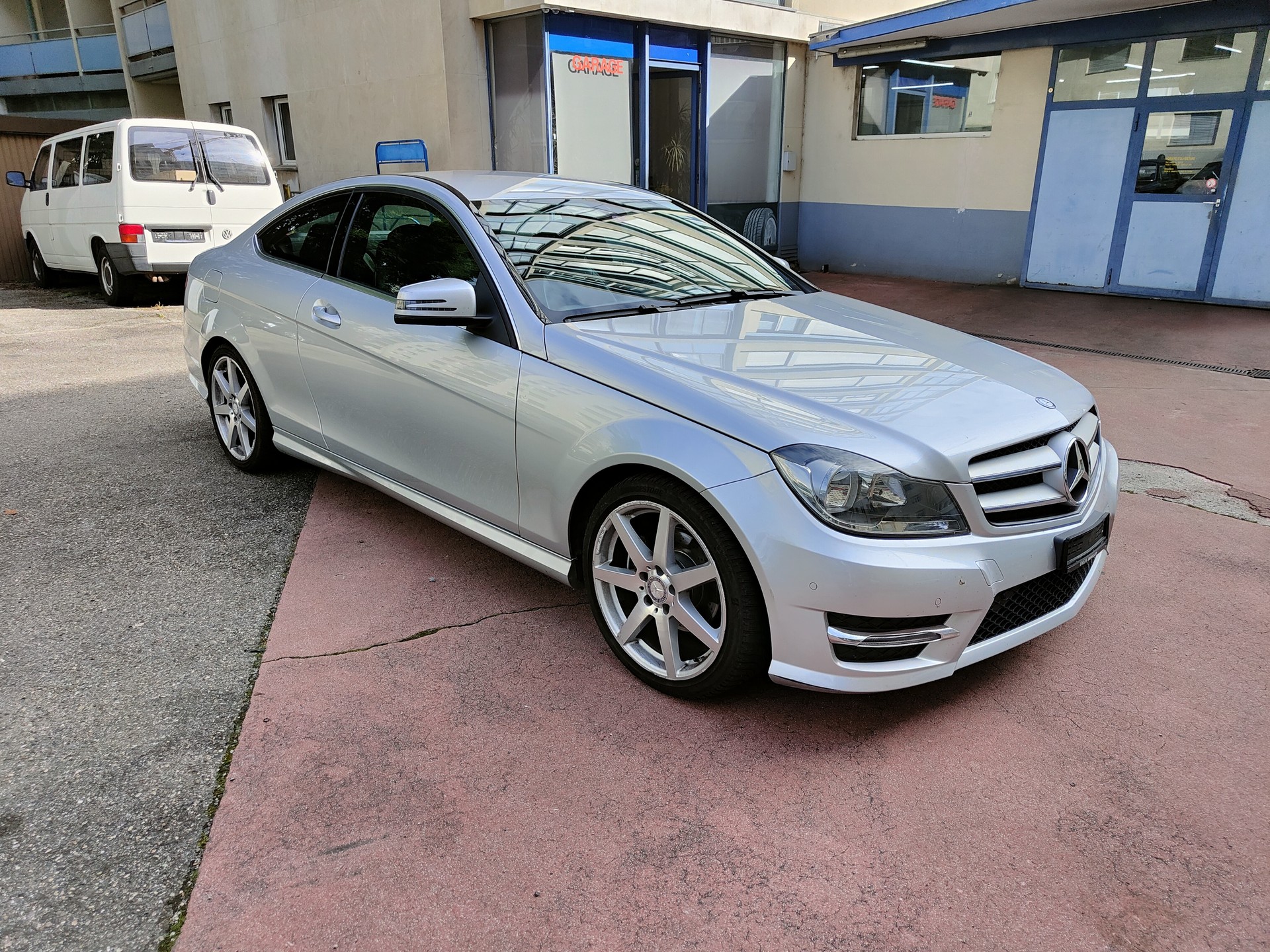 MERCEDES-BENZ C 180 Coupé 7G-Tronic-image-4