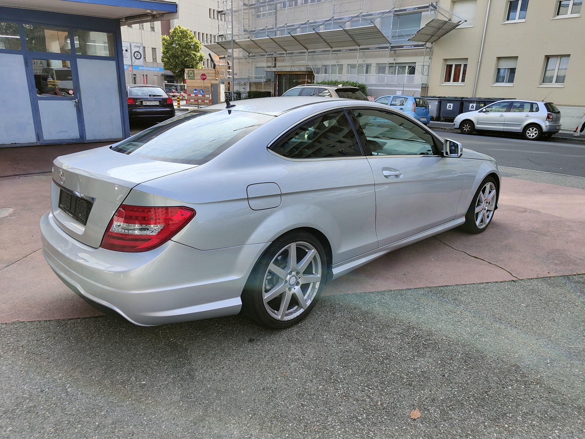 MERCEDES-BENZ C 180 Coupé 7G-Tronic-image-3