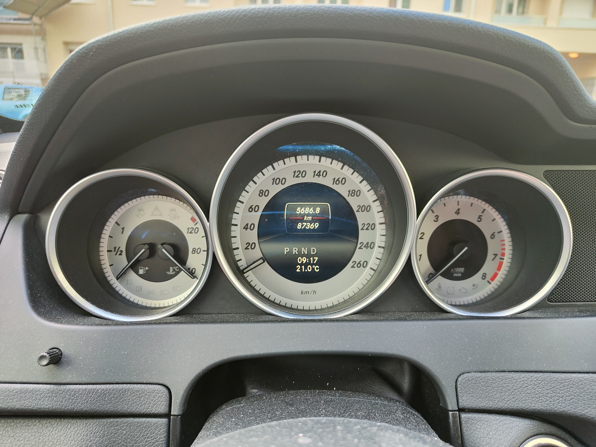 MERCEDES-BENZ C 180 Coupé 7G-Tronic-image-9
