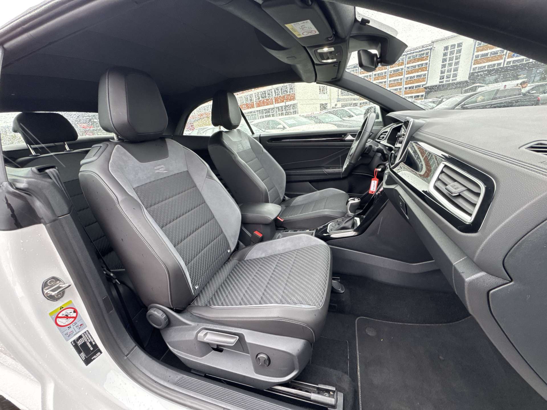 VW T-Roc Cabriolet 1.5 TSi EVO R-Line DSG-Automat-image-12
