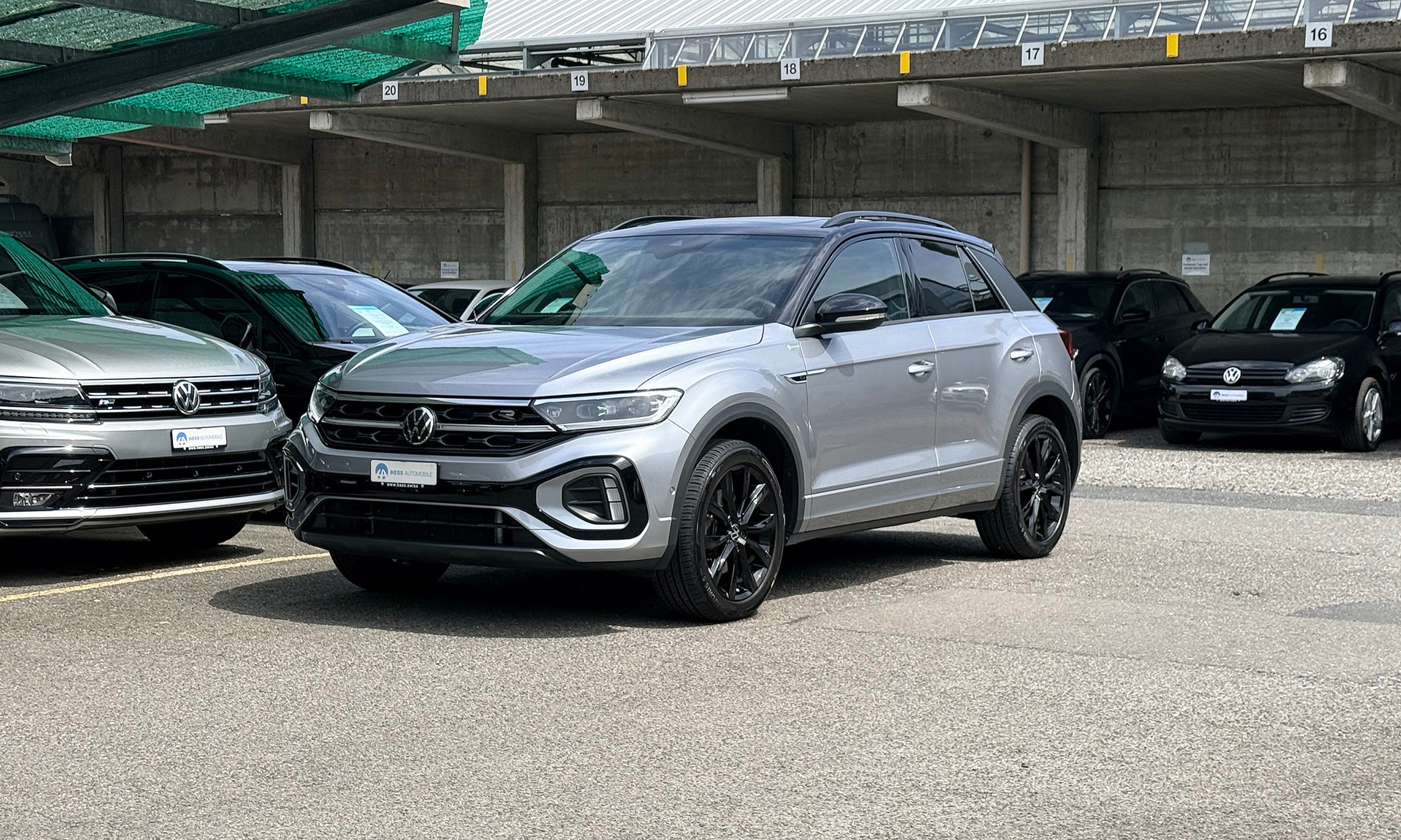 VW T-Roc 2.0 TSI R-Line DSG 4Motion-image-11