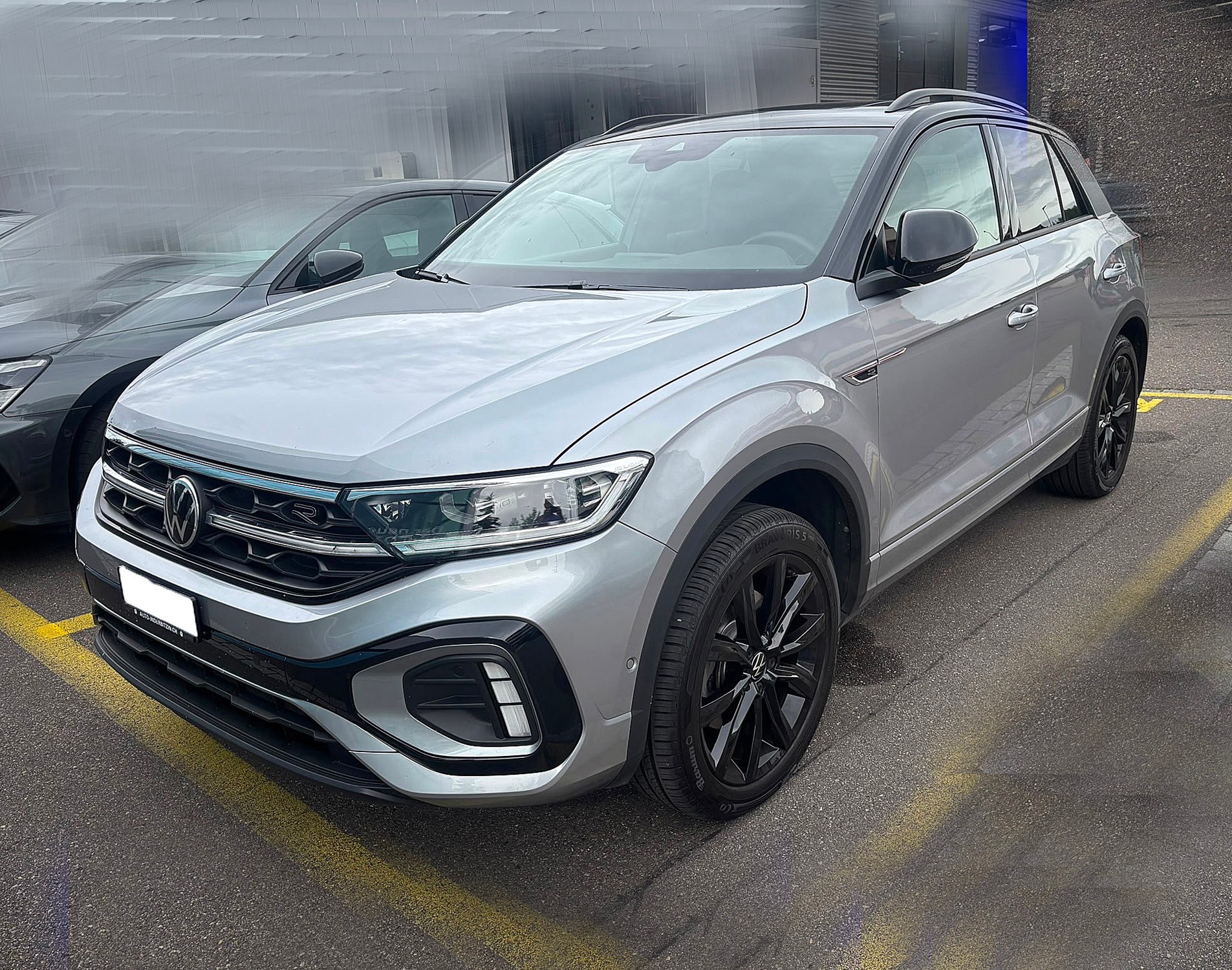 VW T-Roc 2.0 TSI R-Line DSG 4Motion-image-0