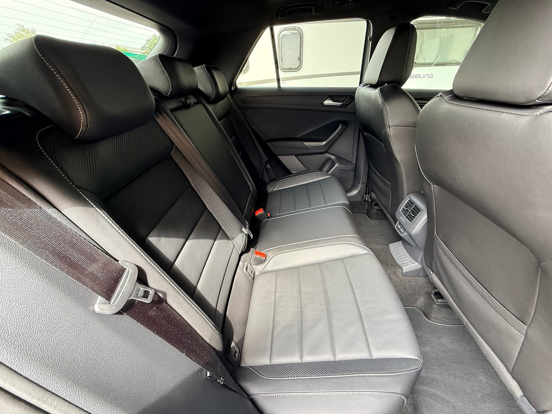 VW T-Roc 2.0 TSI R-Line DSG 4Motion-image-21