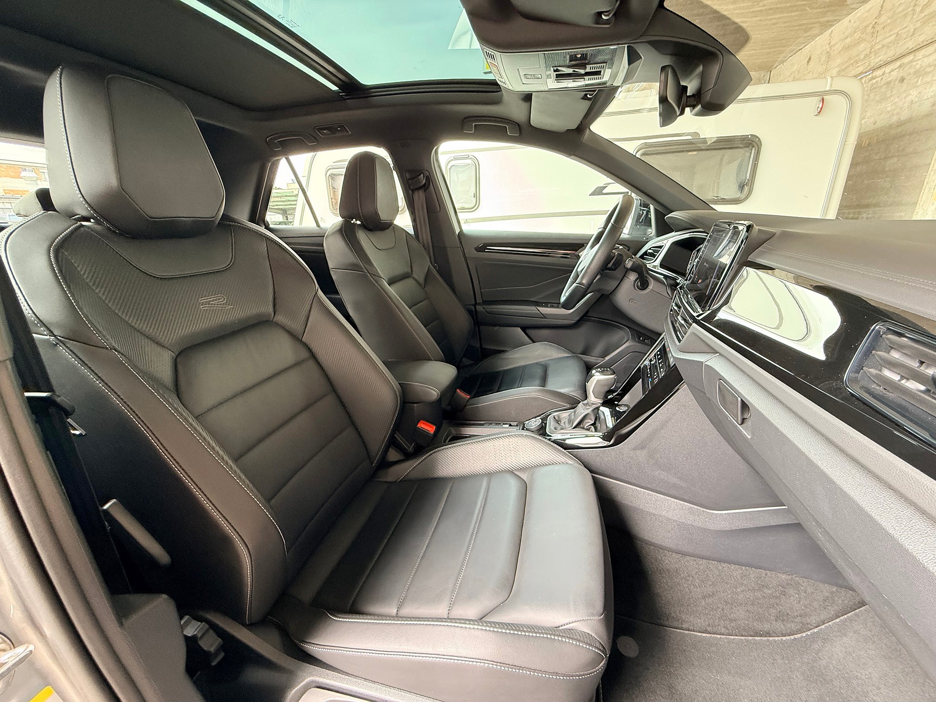 VW T-Roc 2.0 TSI R-Line DSG 4Motion-image-17