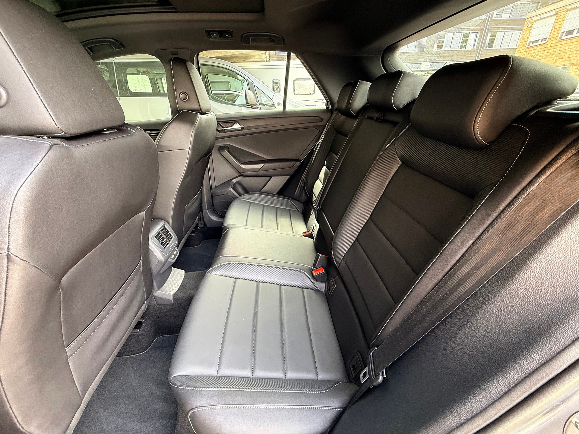 VW T-Roc 2.0 TSI R-Line DSG 4Motion-image-20