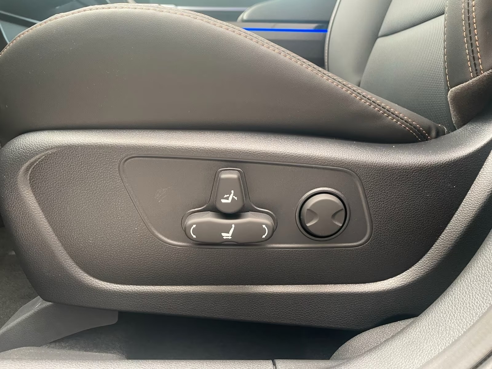 KGM-SsangYong Torres EVX 80 kWh LUX / Platium-image-11
