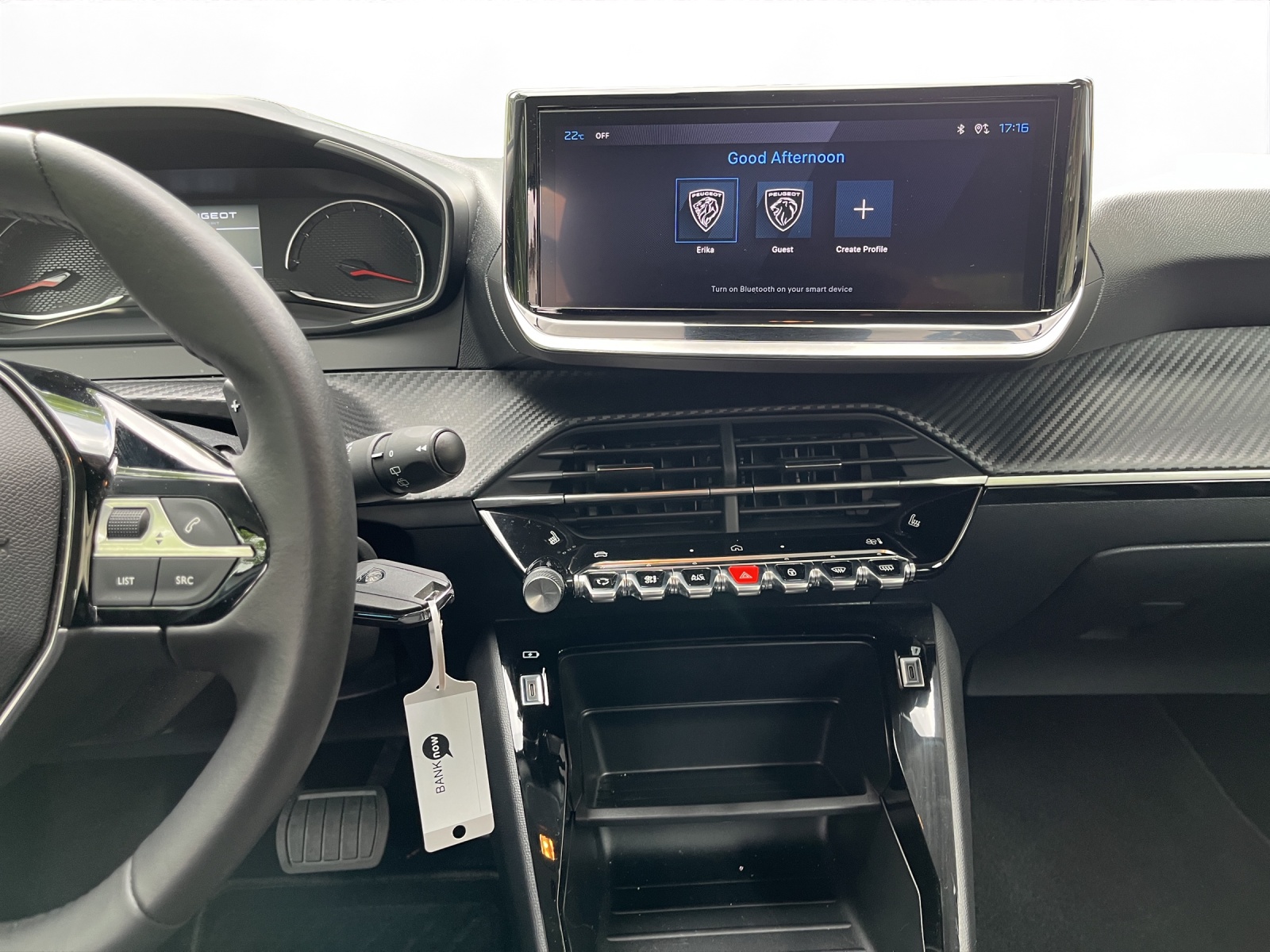 PEUGEOT 208 1.2 PureTech Allure EAT8-image-11
