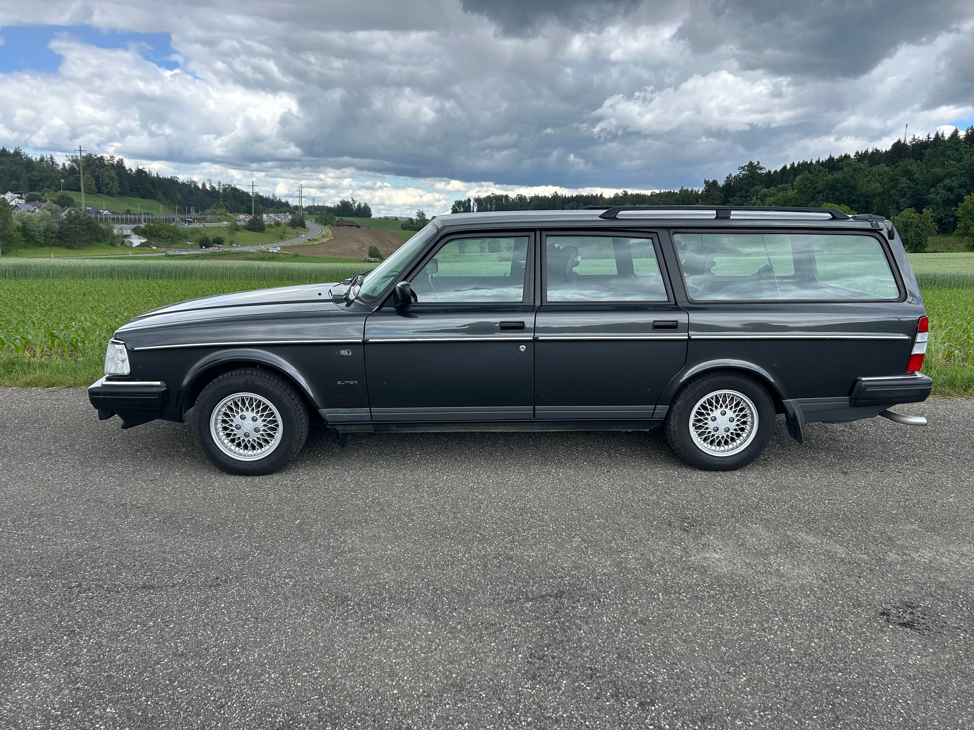 VOLVO 240 2.3 Superclassic-showroom-element-1
