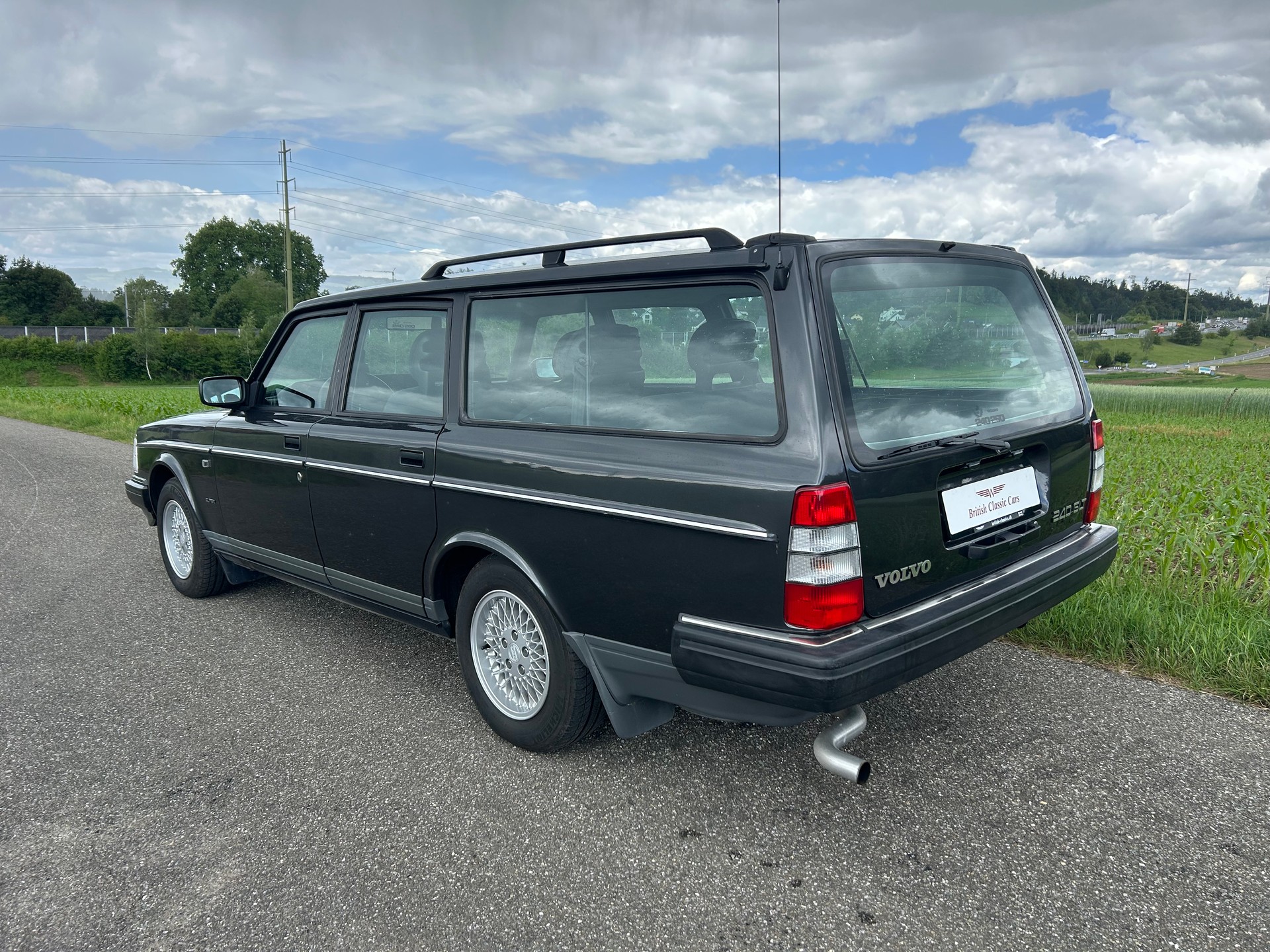 VOLVO 240 2.3 Superclassic-showroom-element-2