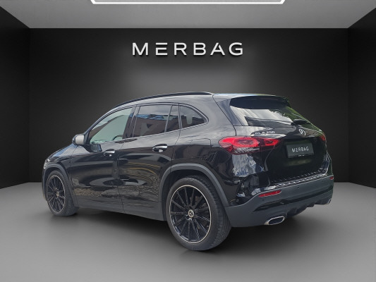 MERCEDES-BENZ GLA 250 AMG Line 4Matic-image-3