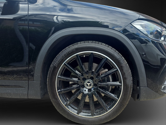 MERCEDES-BENZ GLA 250 AMG Line 4Matic-image-5